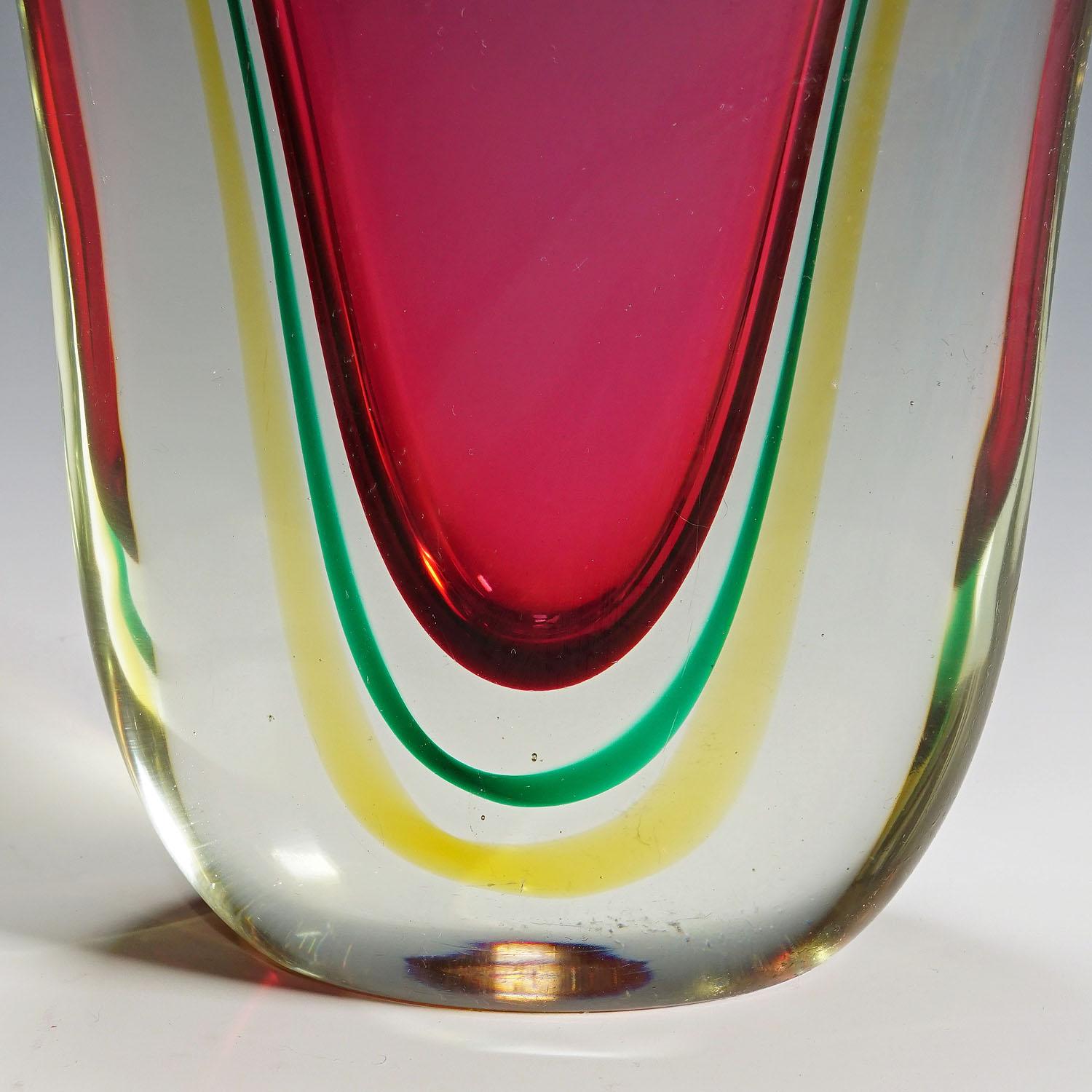 Hand-Crafted Midcentury Murano Sommerso Art Glass Vase by C.O.V.E.M, 1960s For Sale