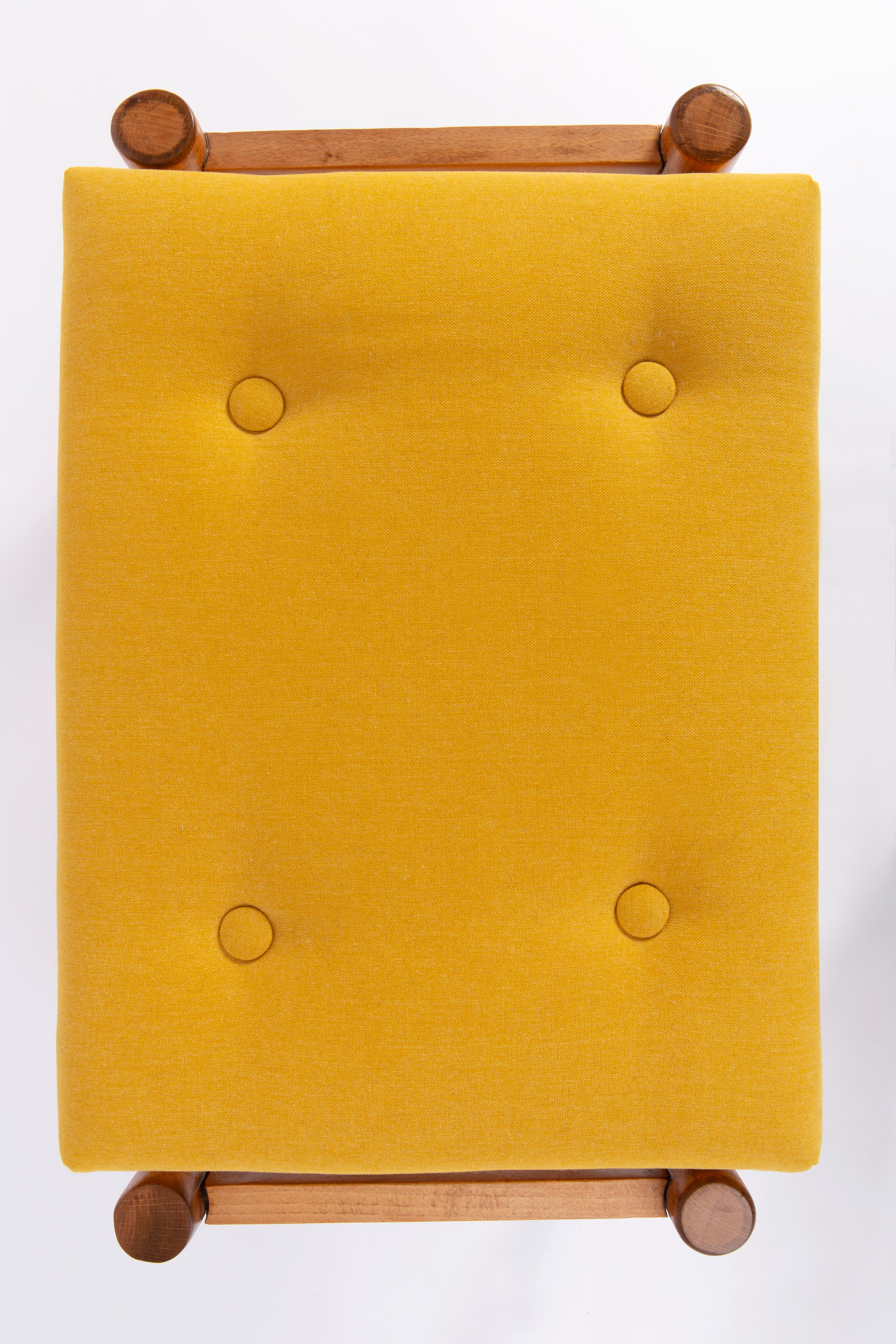 20ième siècle Tabouret Vintage Midcentury jaune moutarde:: Edmund Homa:: 1960s en vente