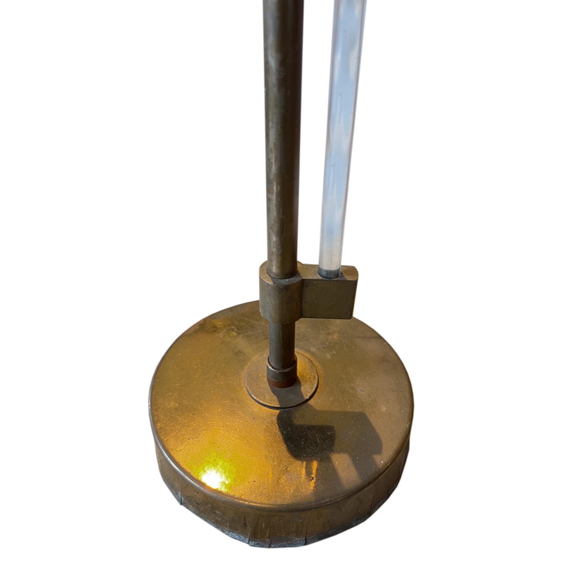 American Classical Midcentury Mutual Sunset Lamp Company Table Lamp With Lucite Pull On/Off Switch For Sale