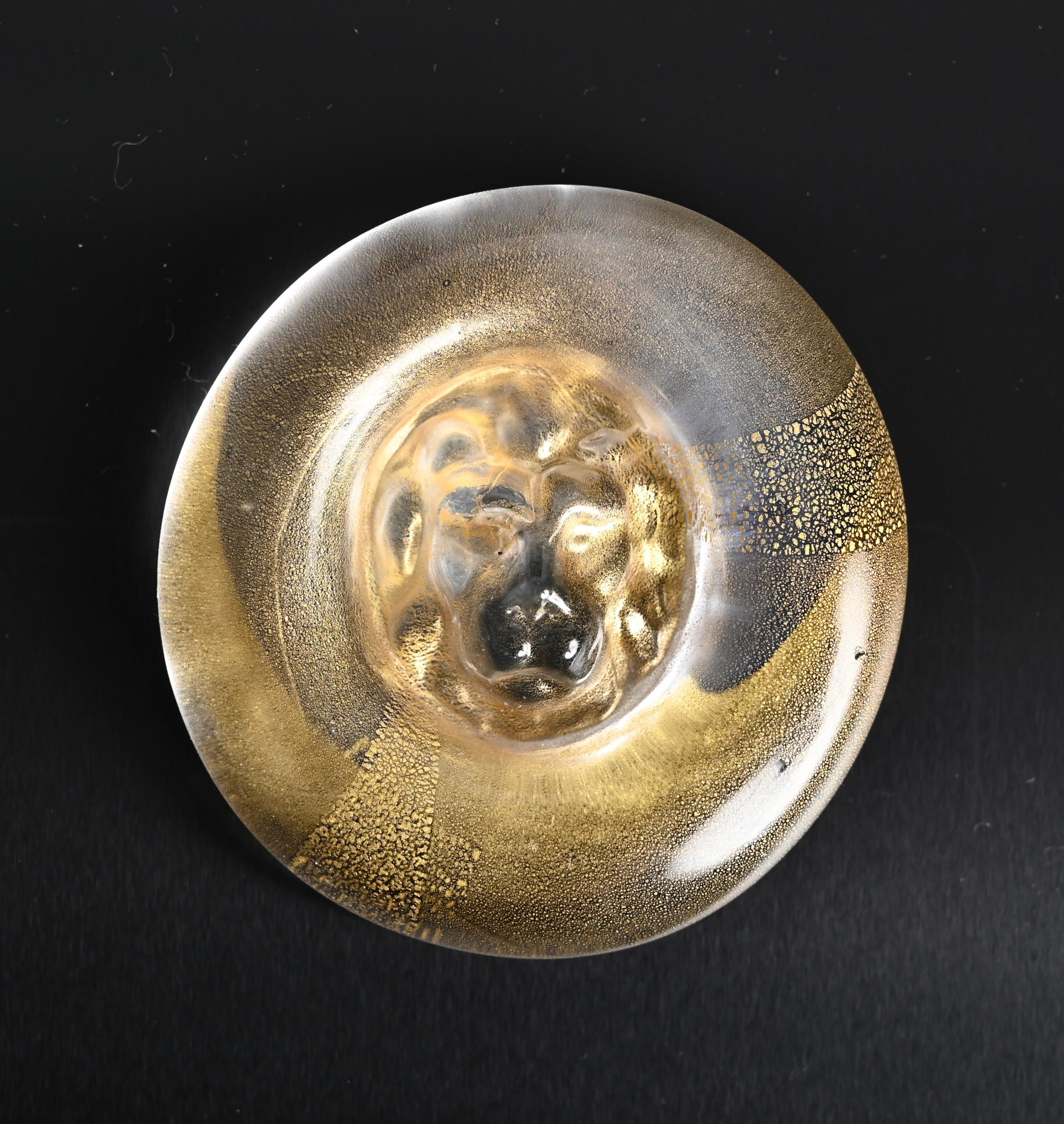 Midcentury Nason Italian Murano Gold Crystal Glass Lion-Shaped Paperweight 1970s In Good Condition In Roma, IT