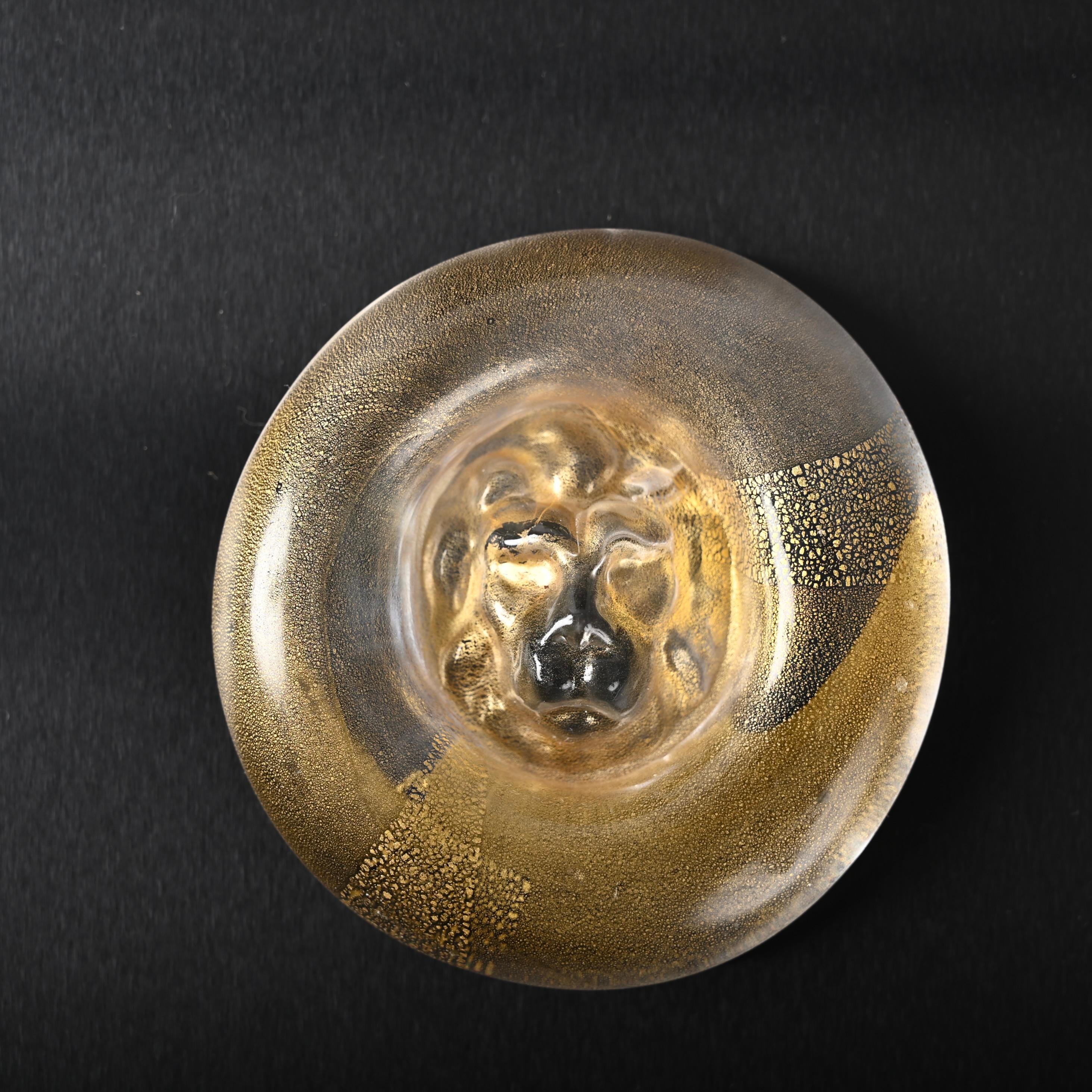 Midcentury Nason Italian Murano Gold Crystal Glass Lion-Shaped Paperweight 1970s 4