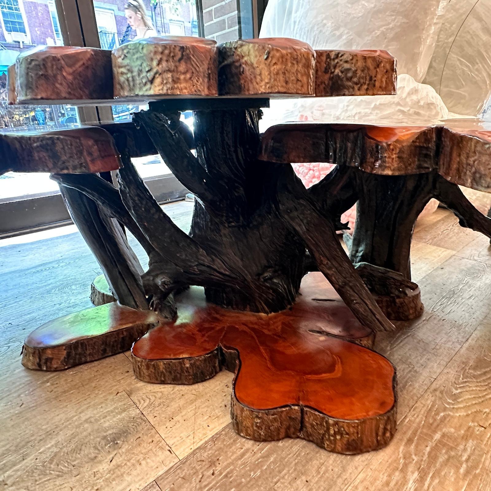Table basse en bois naturel du milieu du siècle Bon état - En vente à New York, NY