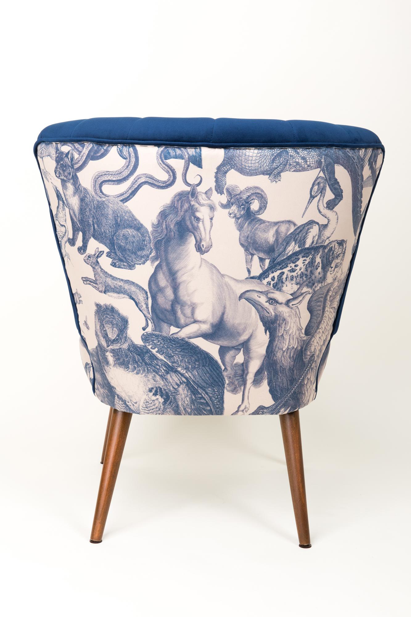 Tedesco Poltrona midcentury in velluto blu navy, motivo animali, Germania, anni '60 in vendita