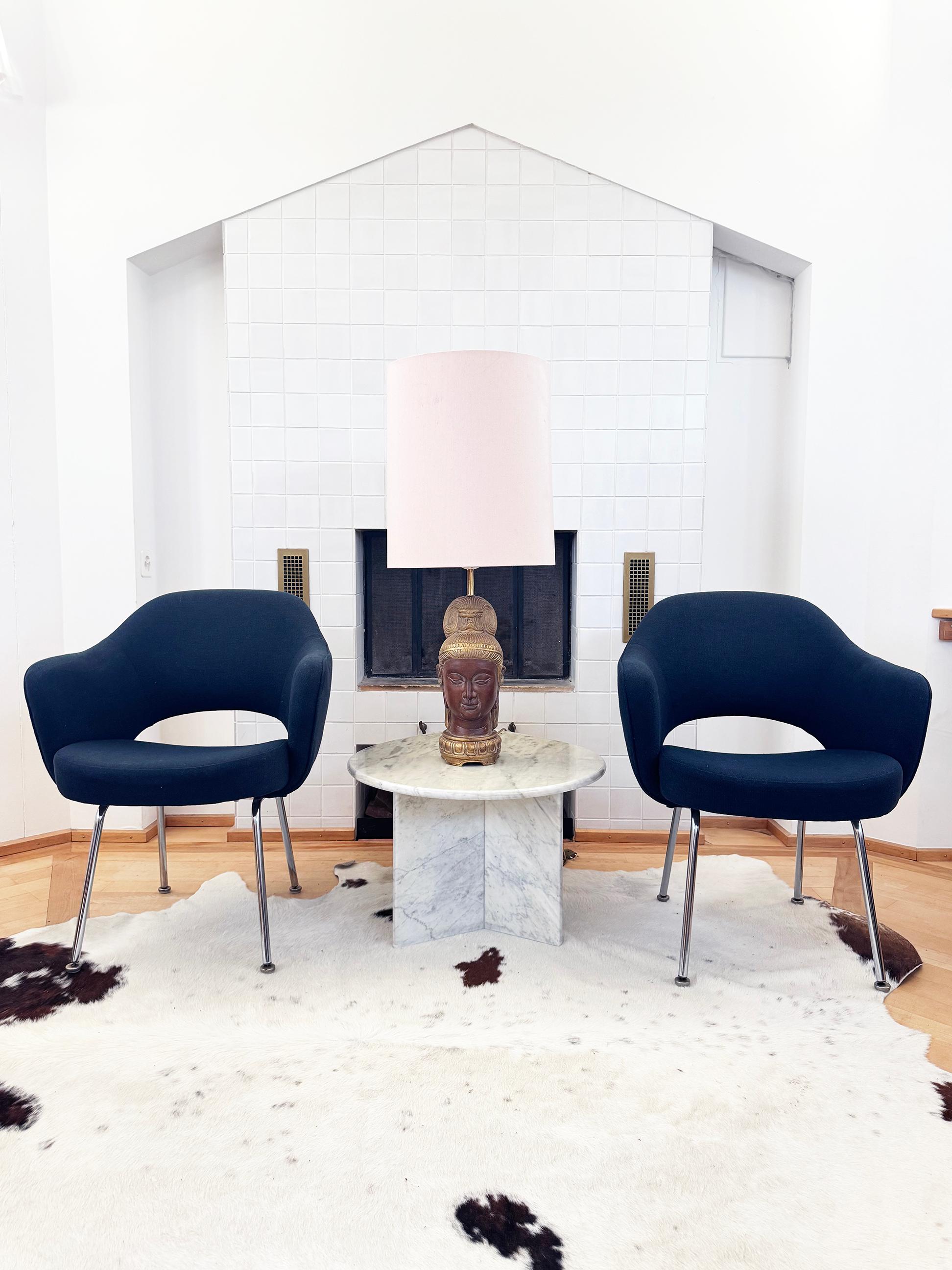 Midcentury Navy Blue Wool Upholstered Eero Saarinen Knoll Armchairs, Pair For Sale 1
