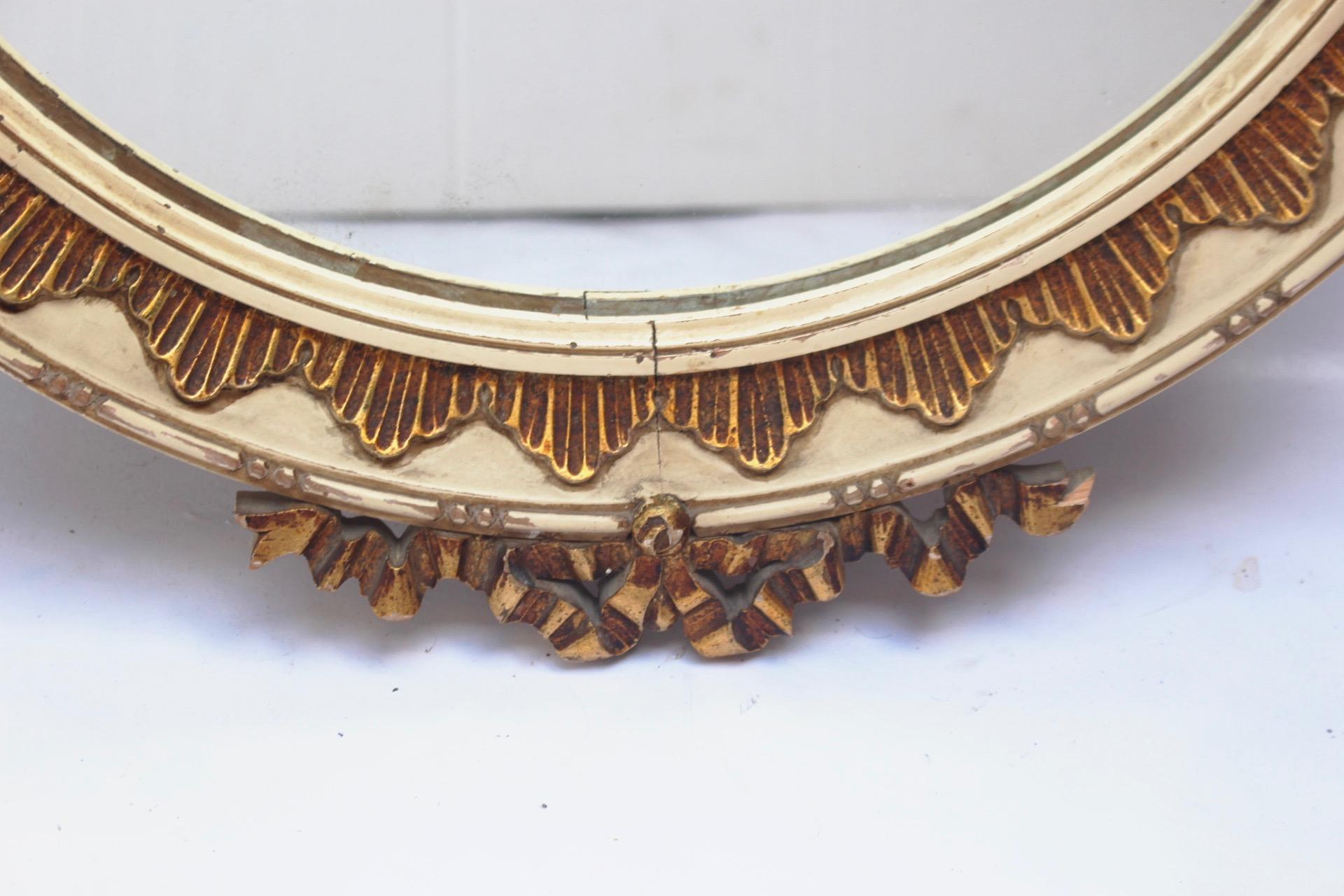 Midcentury Neoclassical Revival Round Wood and Ceramic White Wall Mirror, 1950s For Sale 1