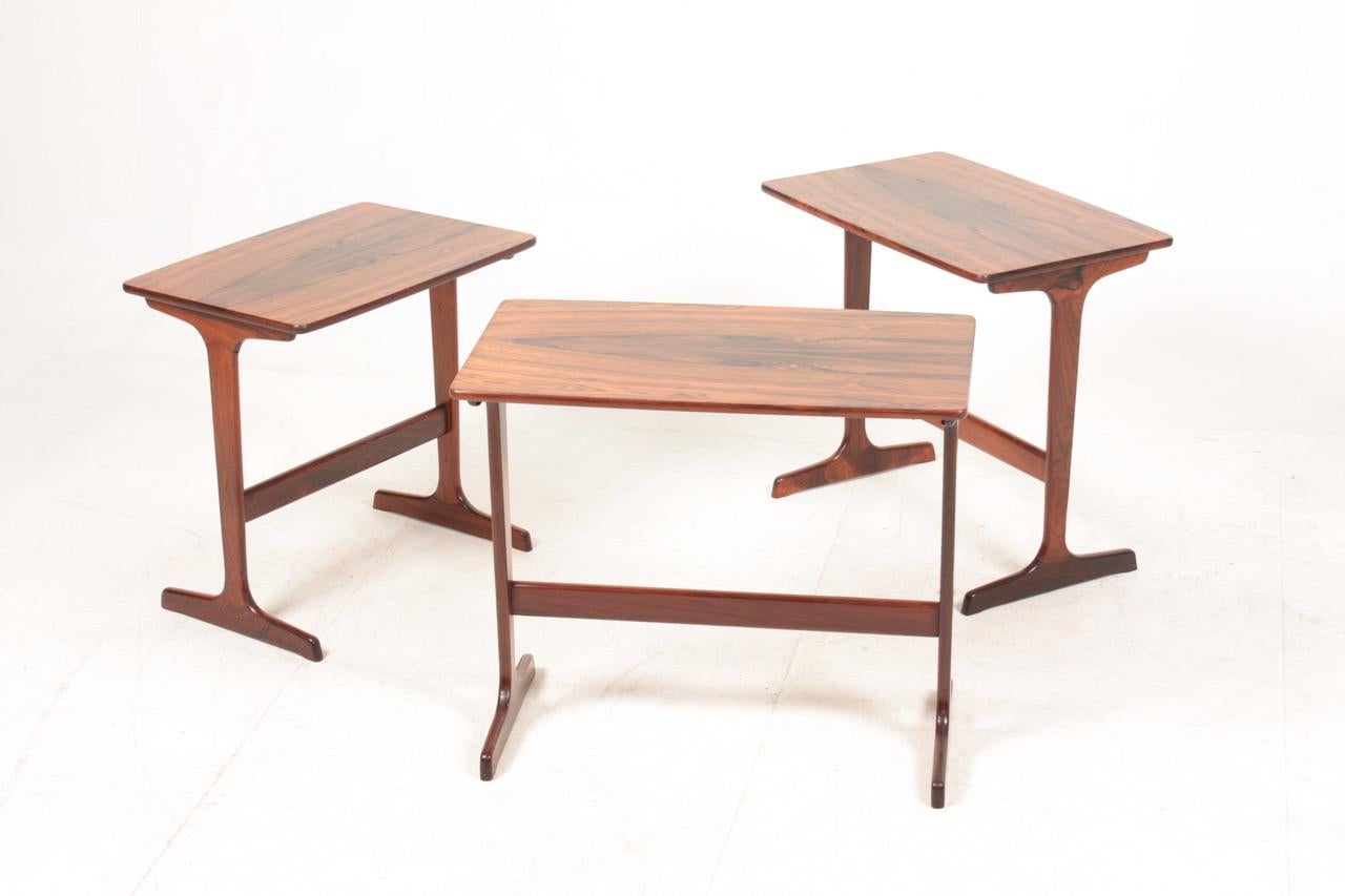 Scandinave moderne Tables gigognes du milieu du siècle en bois de rose par Erling Torvits, années 1960 en vente