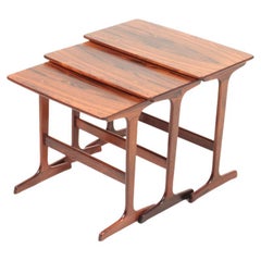 Tables gigognes du milieu du siècle en bois de rose par Erling Torvits, années 1960