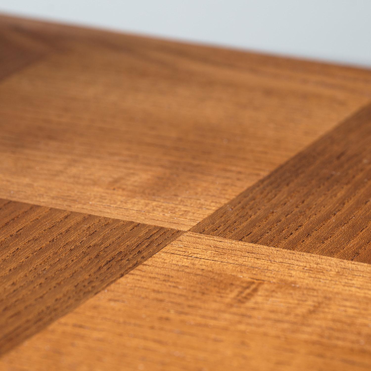 Midcentury nesting tables parquetery in oak, 1950s France en vente 4