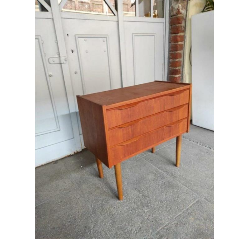 Midcentury Nightstand in Teak Wood Brown, Denmark, 1960
The nightstand will be delivered perfectly restored and finished with natural oils and waxes.

Additional information:
Country of Manufacture – Denmark
Design Period – 1960
Production Period –