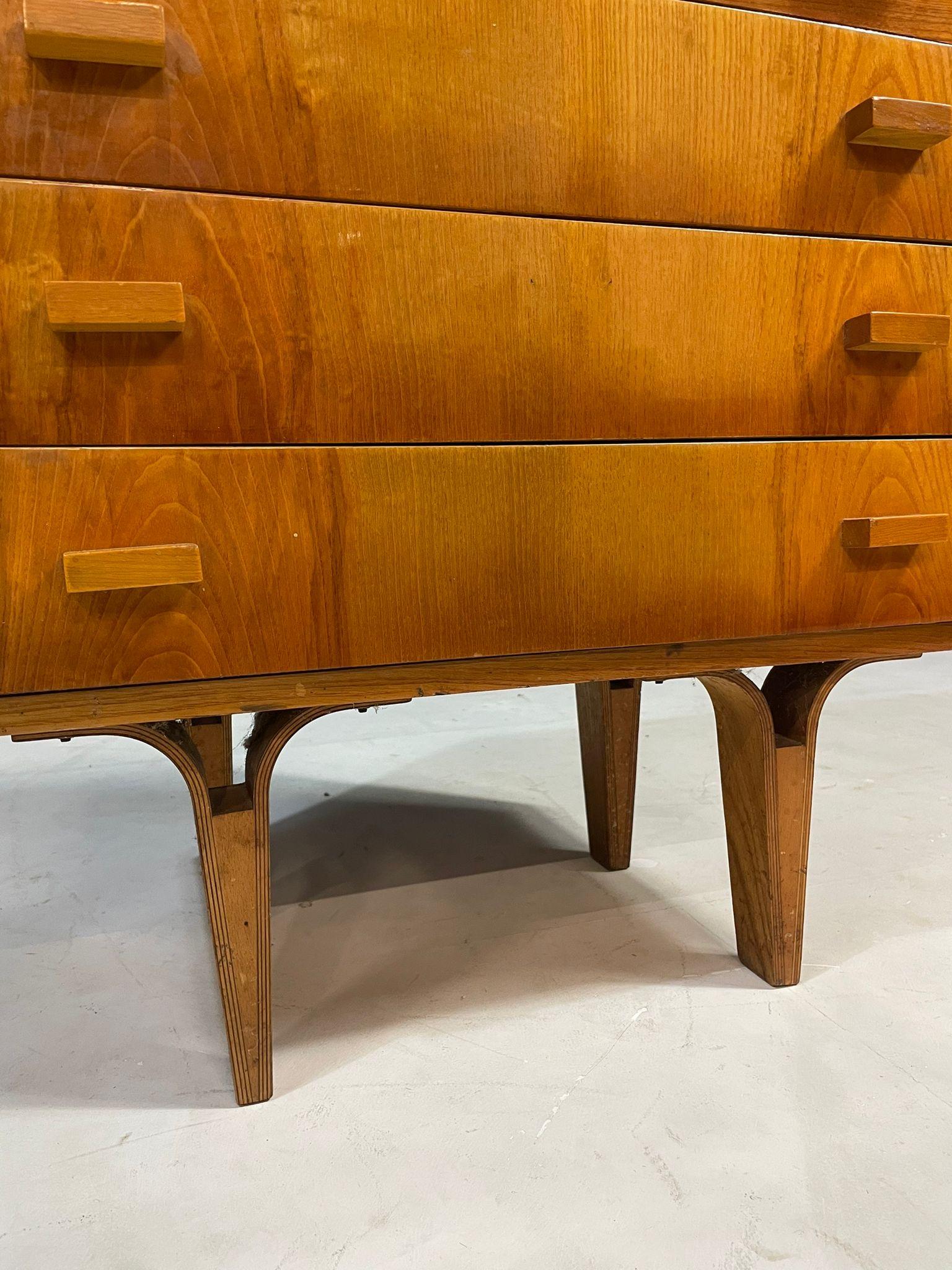 Tables de nuit du milieu du siècle par Nový Domov, Tchécoslovaquie, 1970 - Lot de 2 Bon état - En vente à Prague 8, CZ