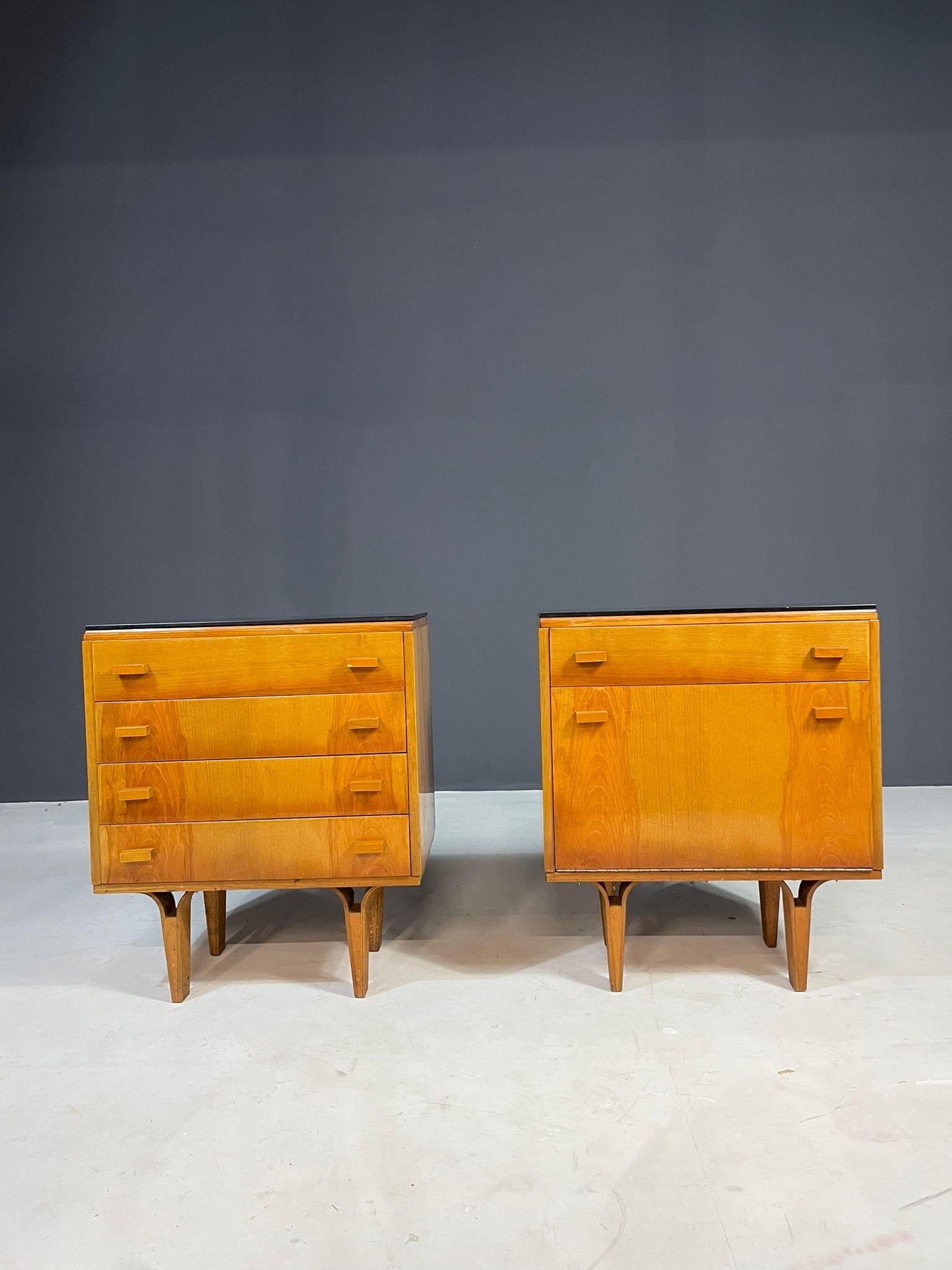 Tables de nuit du milieu du siècle par Nový Domov, Tchécoslovaquie, 1970 - Lot de 2 en vente 1