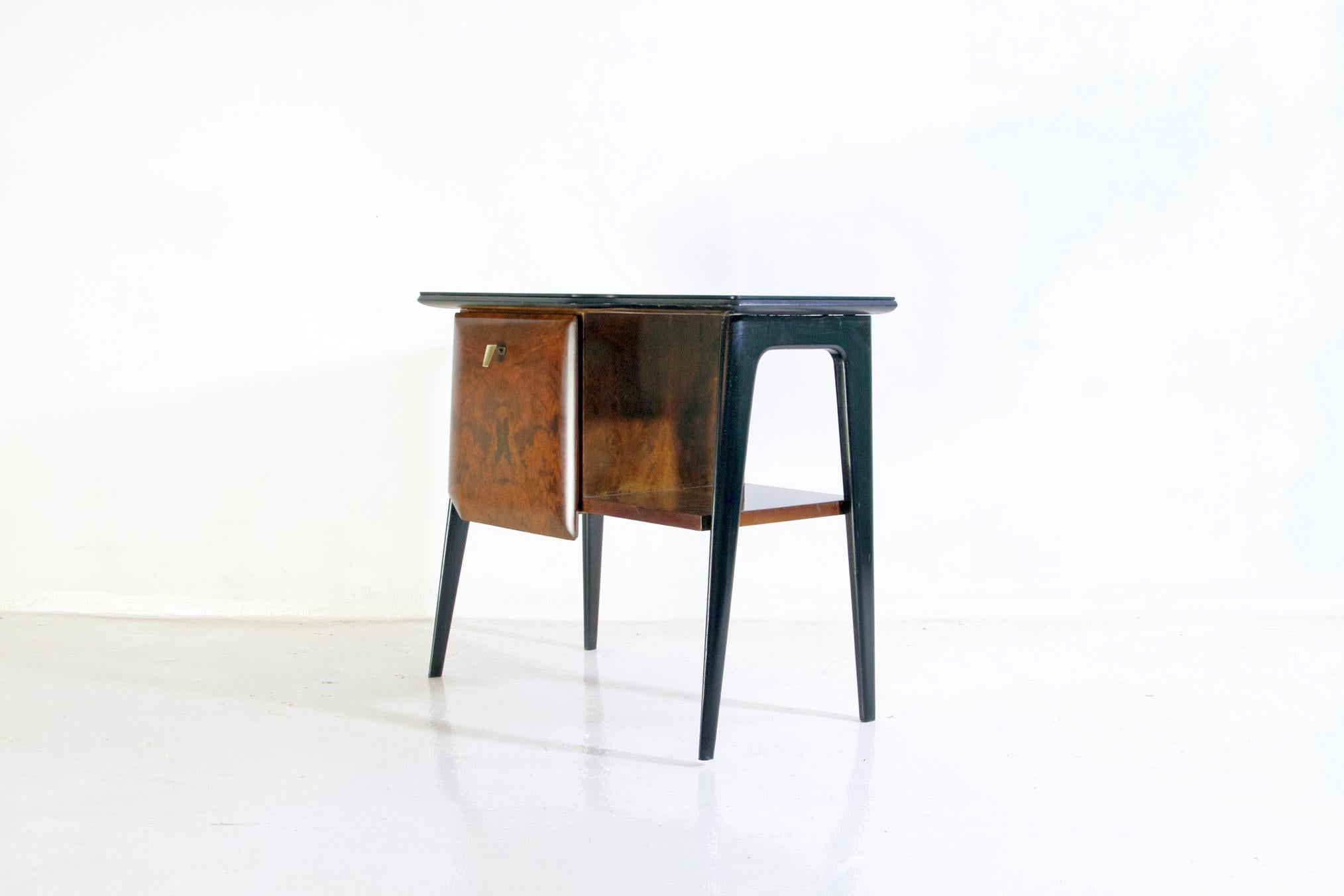 Midcentury Nightstands in Walnut Burl, Italy In Excellent Condition In Albano Laziale, Rome/Lazio