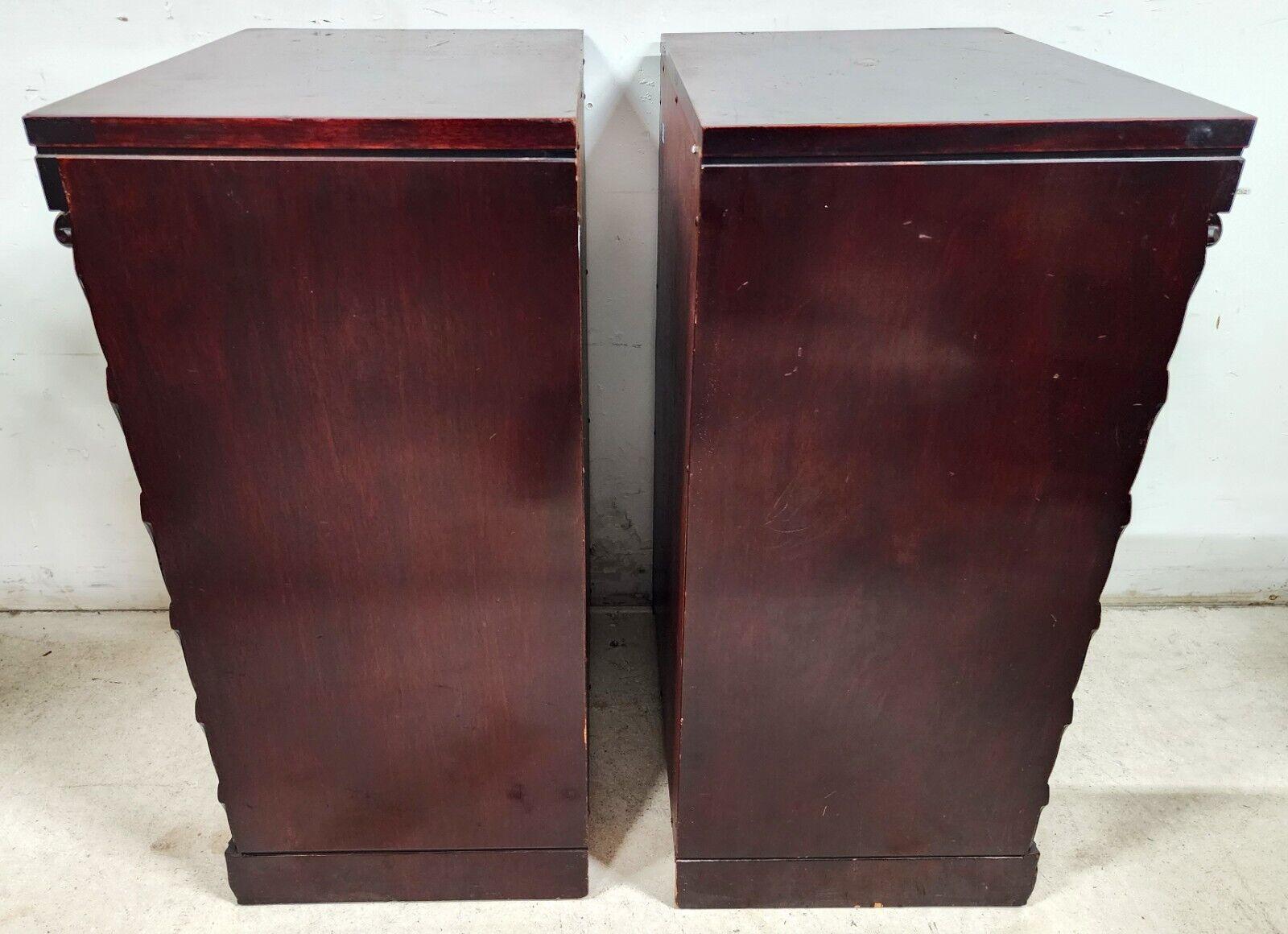 Midcentury Nightstands Side Tables in Rosewood by John Stuart For Sale 9