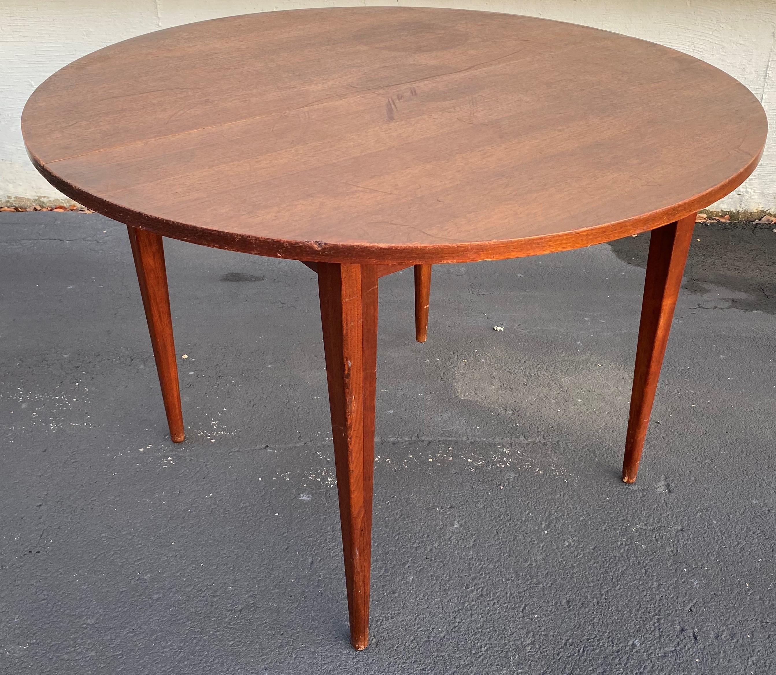 Midcentury Norman Cherner Round Table and 5 Pretzel Bentwood Chairs for Plycraft 1