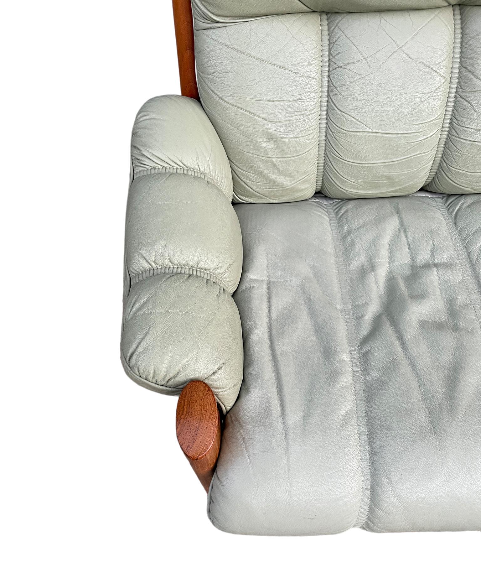 Midcentury Norwegian Modern Ekornes Leather Teak 2 Seater Sofa In Good Condition In BROOKLYN, NY