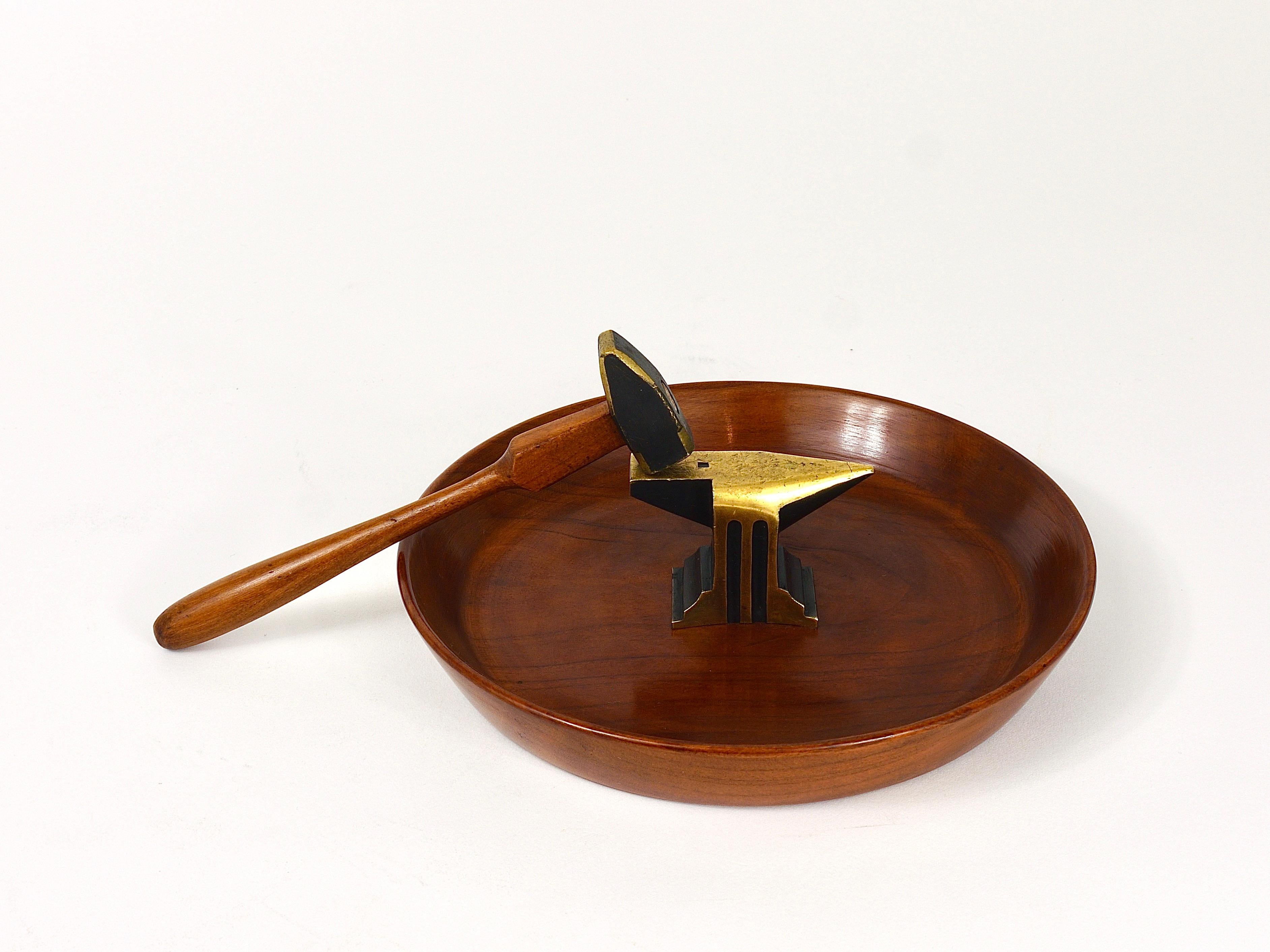 Midcentury Nut Cracker Bowl, Hammer & Anvil by Richard Rohac, Austria, 1950s In Good Condition For Sale In Vienna, AT