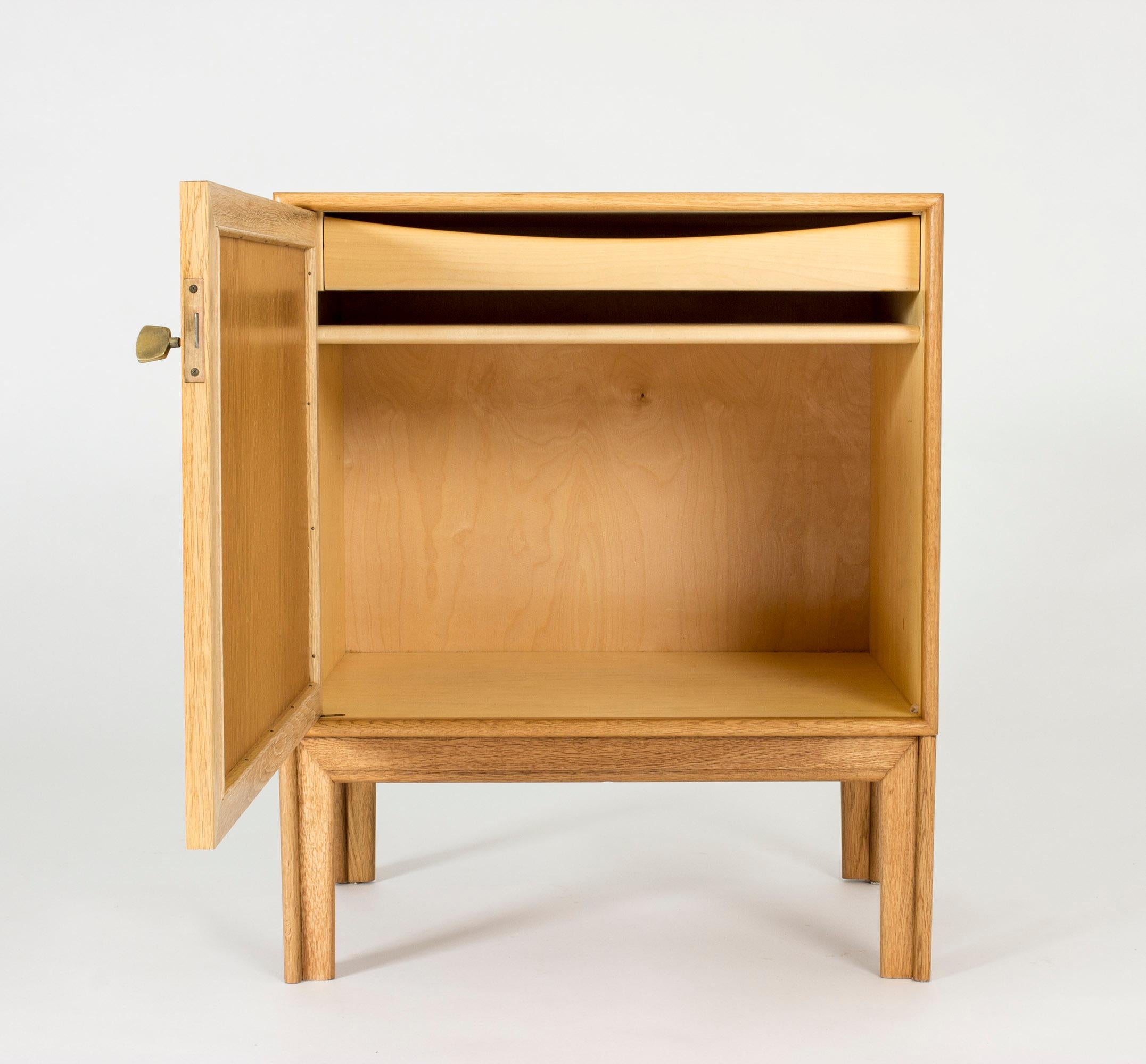 Midcentury Oak and Rattan Cabinet by Alf Svensson In Good Condition In Stockholm, SE