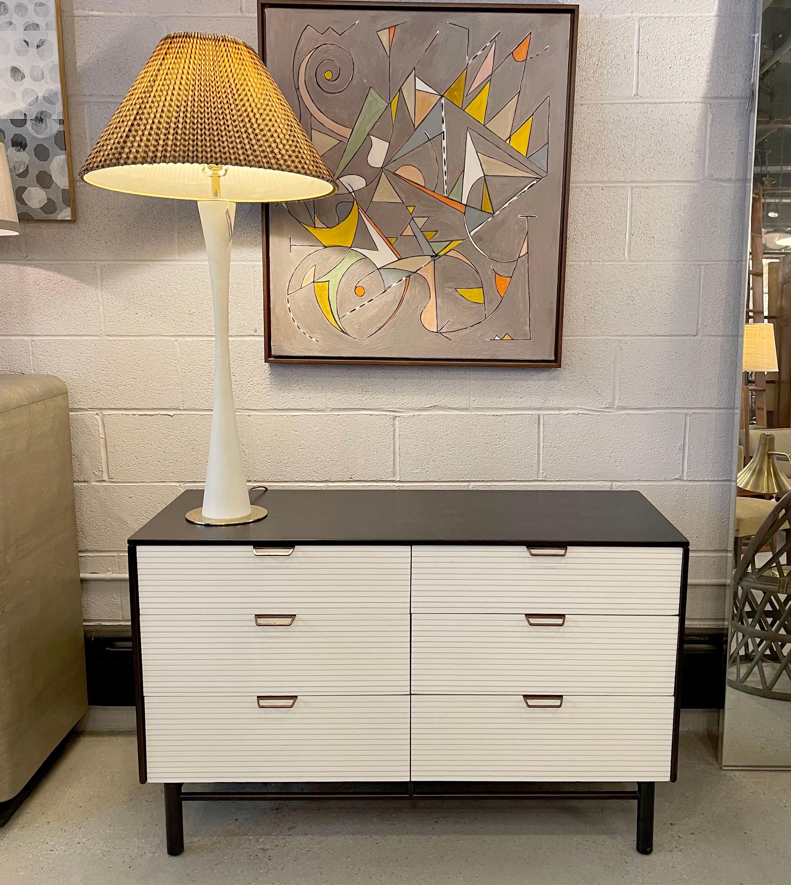 Midcentury Oak Lowboy Dresser by Raymond Loewy for Mengel In Good Condition In Brooklyn, NY