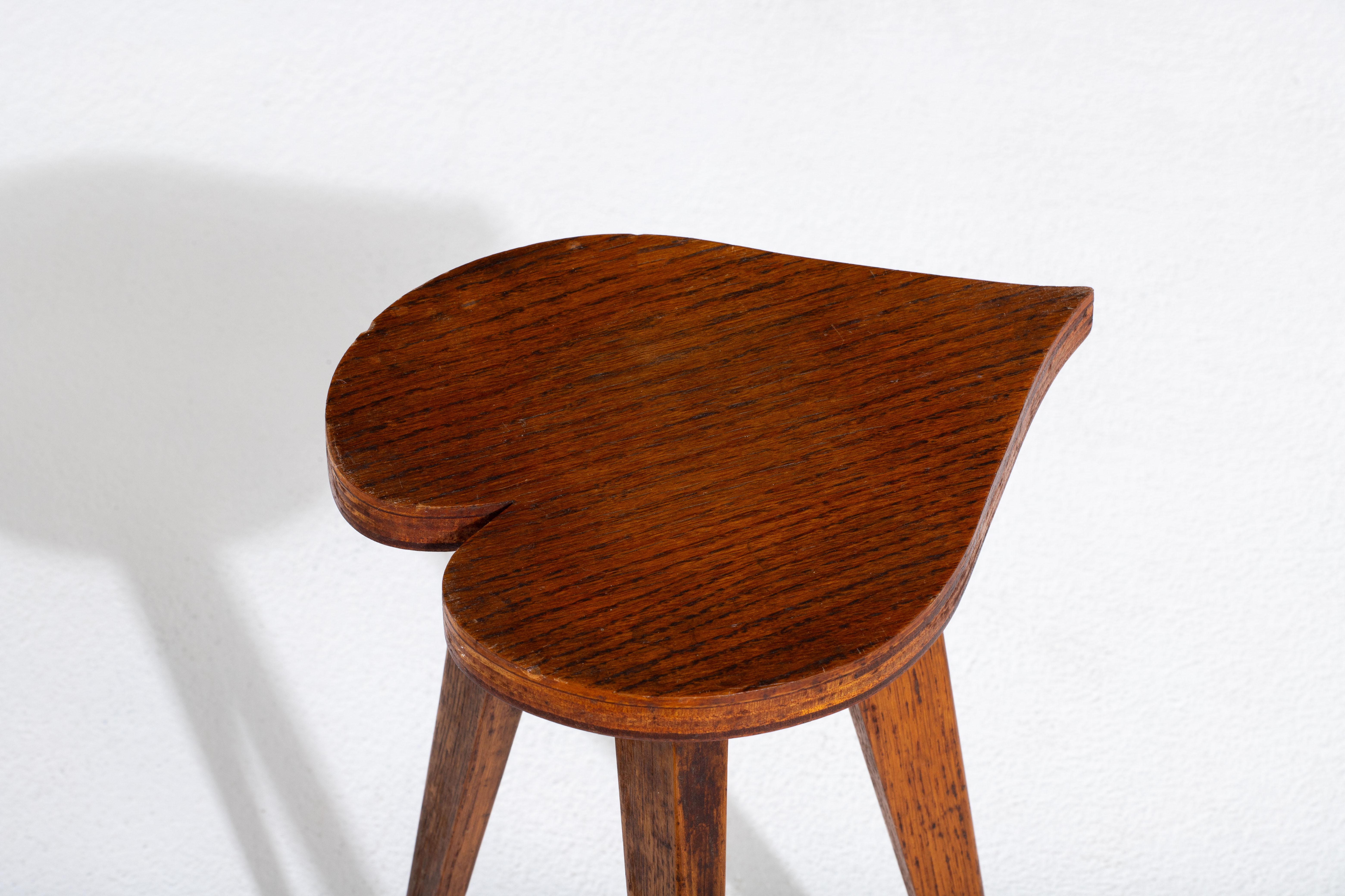 French Midcentury Oak Stool with Heart shaped seat, 1960s, France For Sale