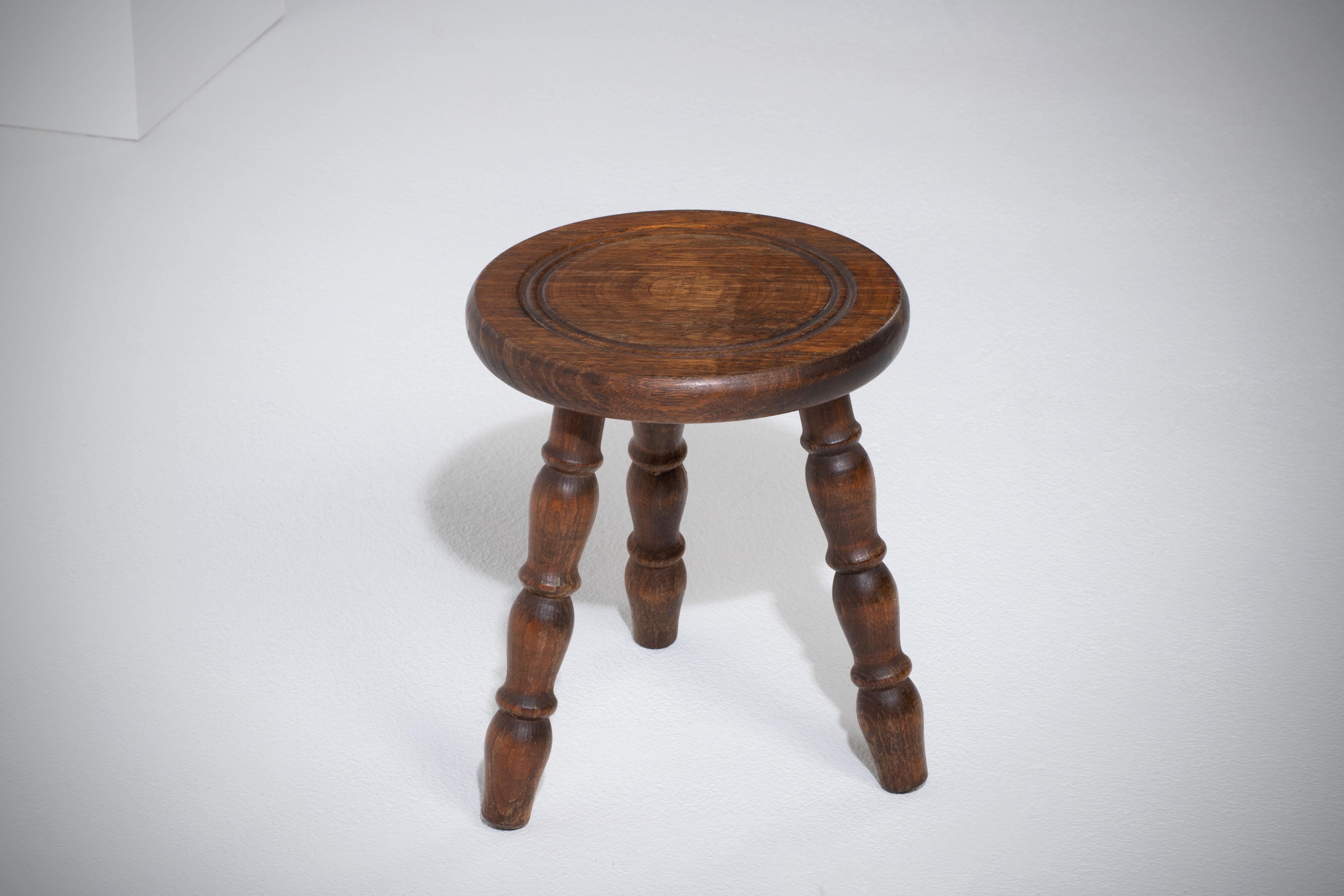 Midcentury Oak Stool with Turned Wood Legs, 1960s, France In Good Condition For Sale In Wiesbaden, DE