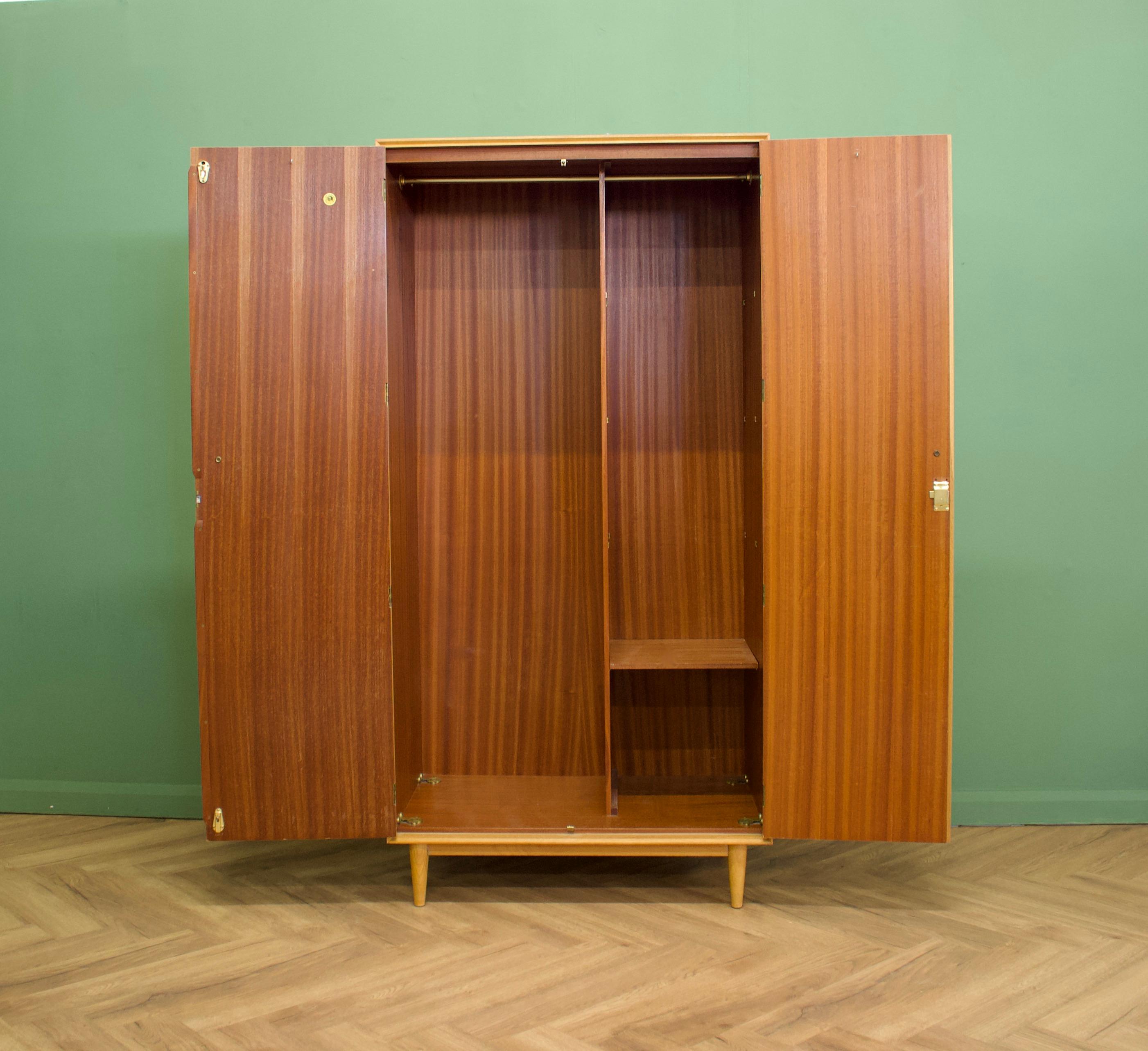 Midcentury, Oak Wardrobe from Meredew, 1960s In Good Condition In South Shields, GB