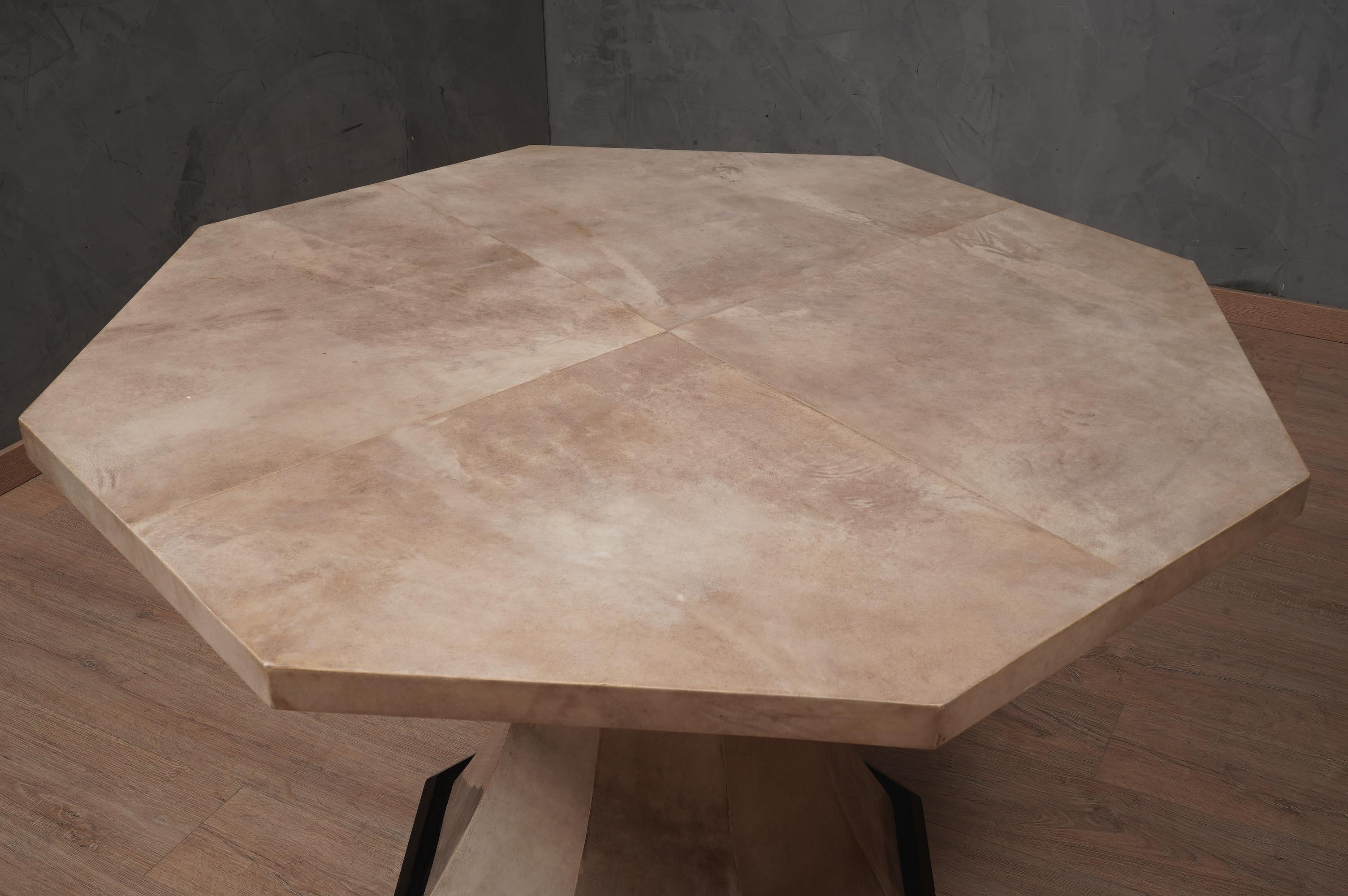 MidCentury Octagonal Goatskin Italian Table, 1980 In Good Condition For Sale In Rome, IT