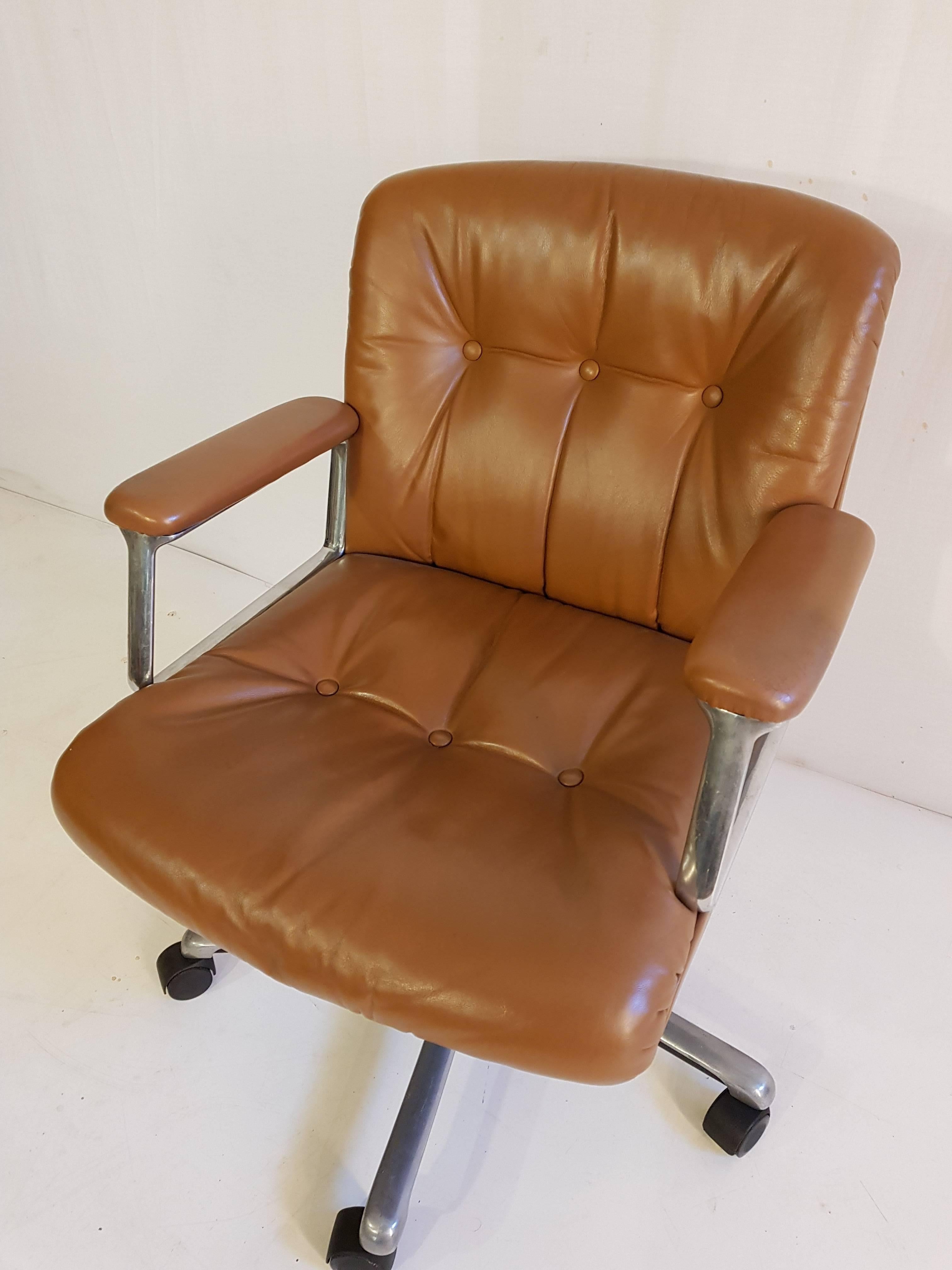 Mid-Century Modern Midcentury Office Chair by Osvaldo Borsani P128 for Tecno Made in Italy