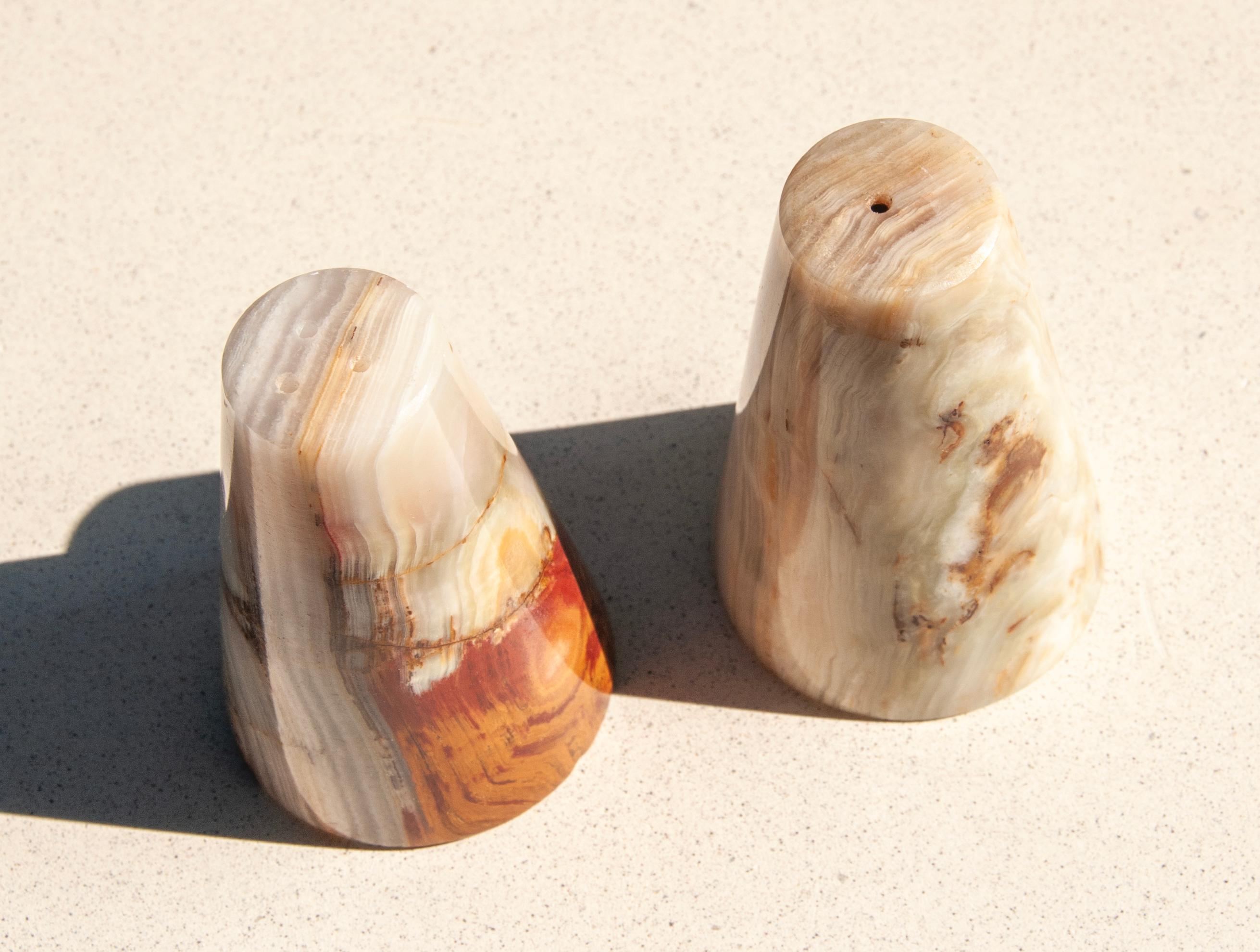 Midcentury Onyx Salt and Pepper shakers For Sale 2