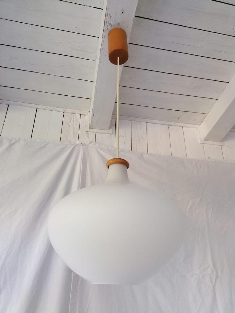 Midcentury Opaline Glass Pendant Lamp by Uluv In Good Condition For Sale In Vienna, AT