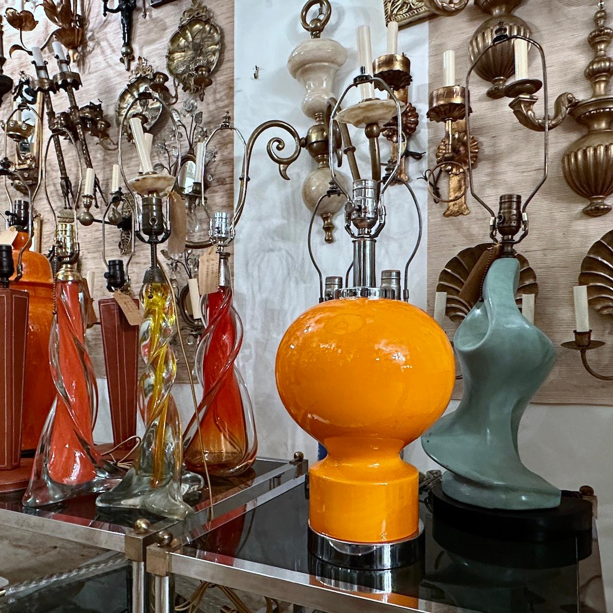 Lámpara de cristal naranja de mediados de siglo mediados del siglo XX en venta