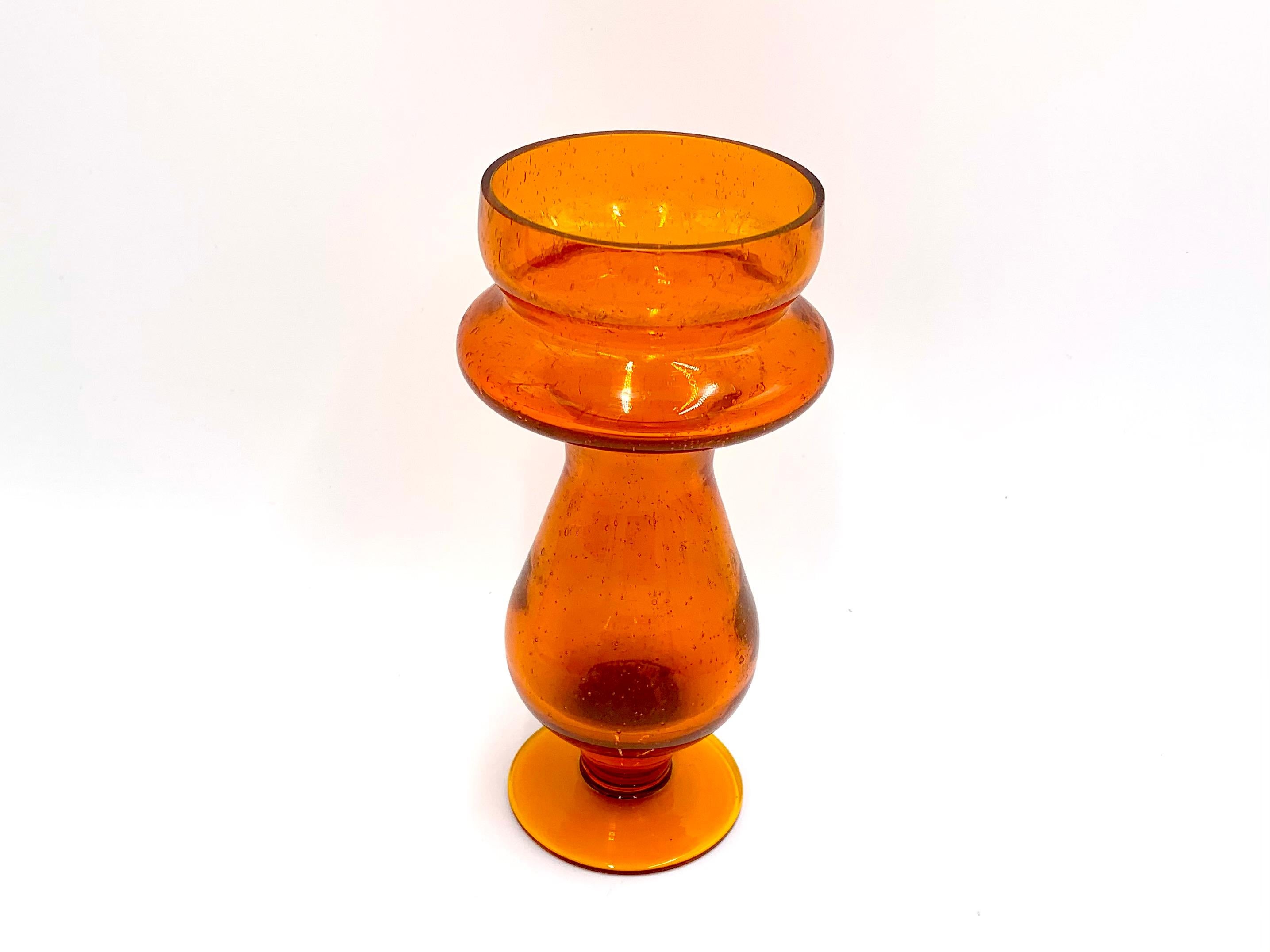 Glass orange vase, Poland, 1960s
Very good condition. 
Dimensions: Height 21.5 cm / diameter 10 cm.


 
