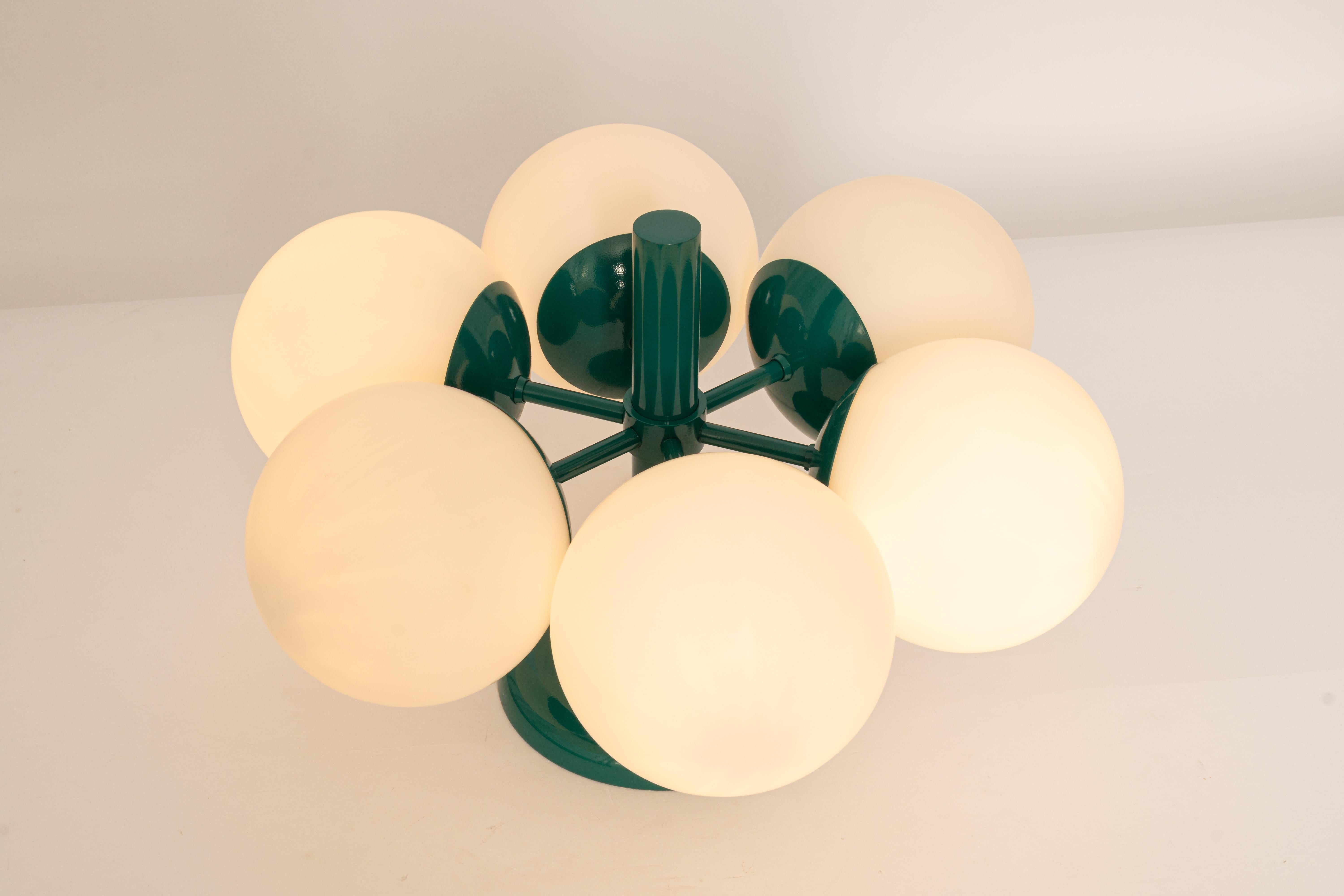 Midcentury Orbital Ceiling /Wall Lamp in Green by Kaiser, Germany, 1970s For Sale 5