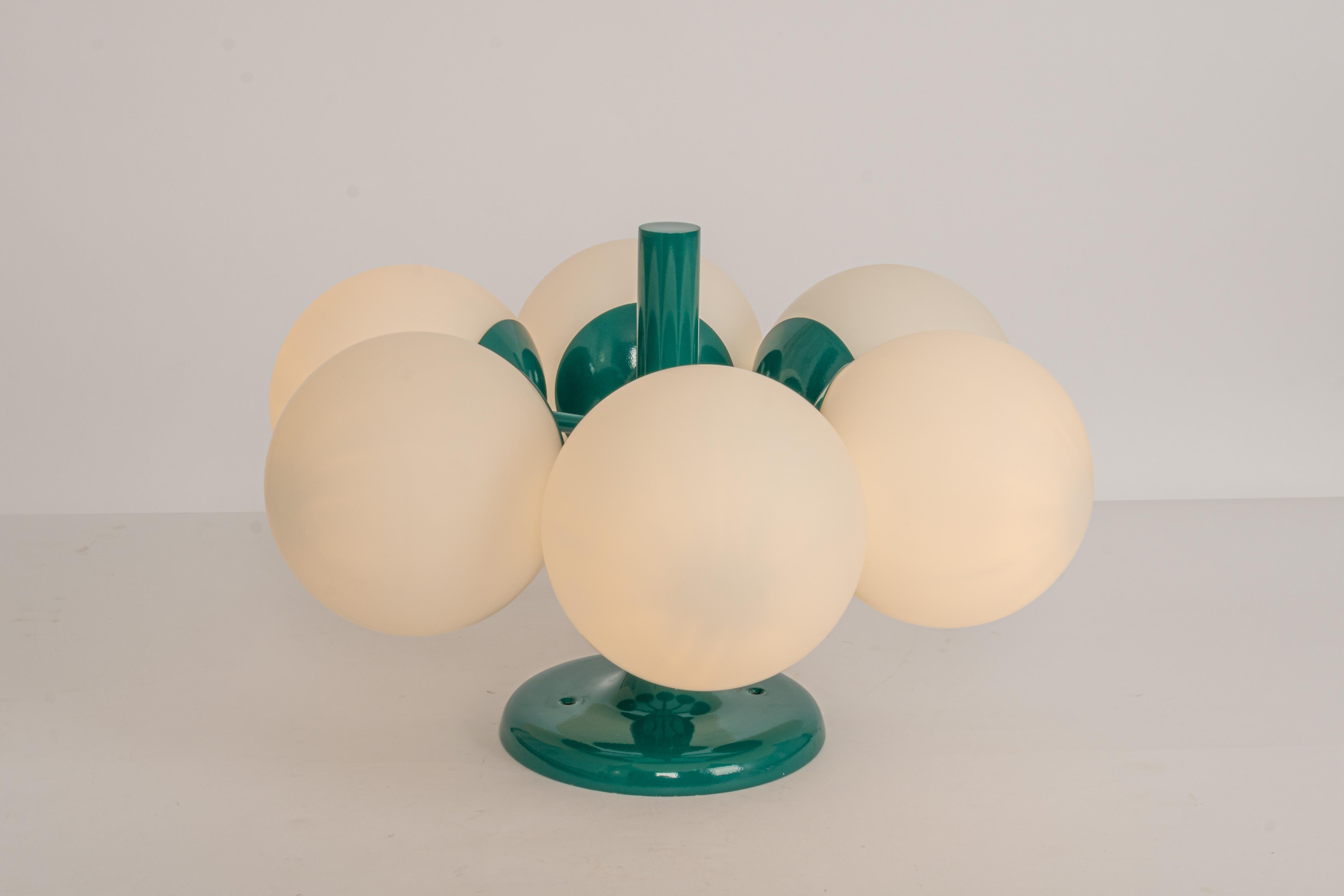 Midcentury Orbital Ceiling /Wall Lamp in Green by Kaiser, Germany, 1970s For Sale 3
