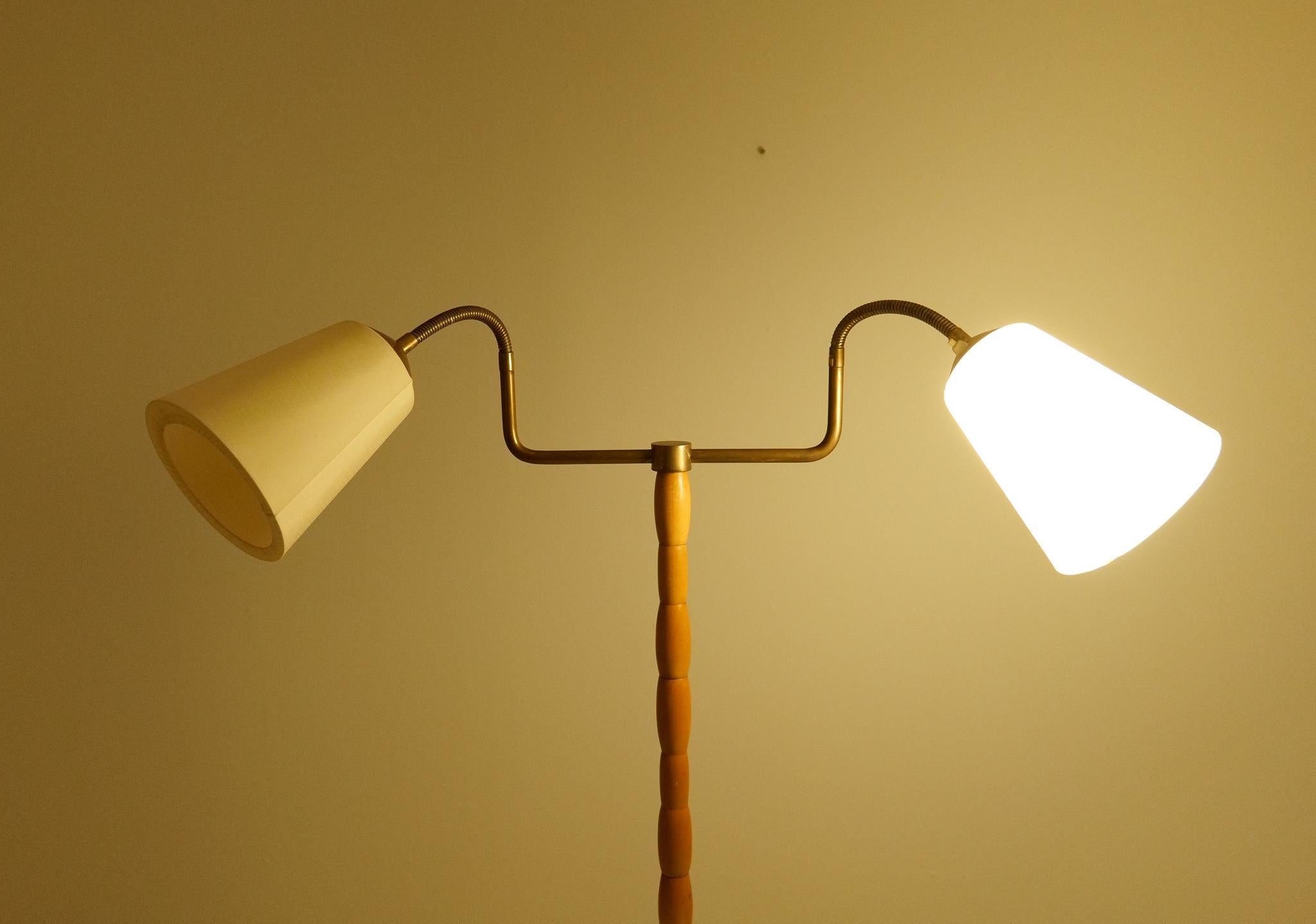 Midcentury Organic Floor Lamp in Birch and Brass Sweden, 1950s For Sale 10