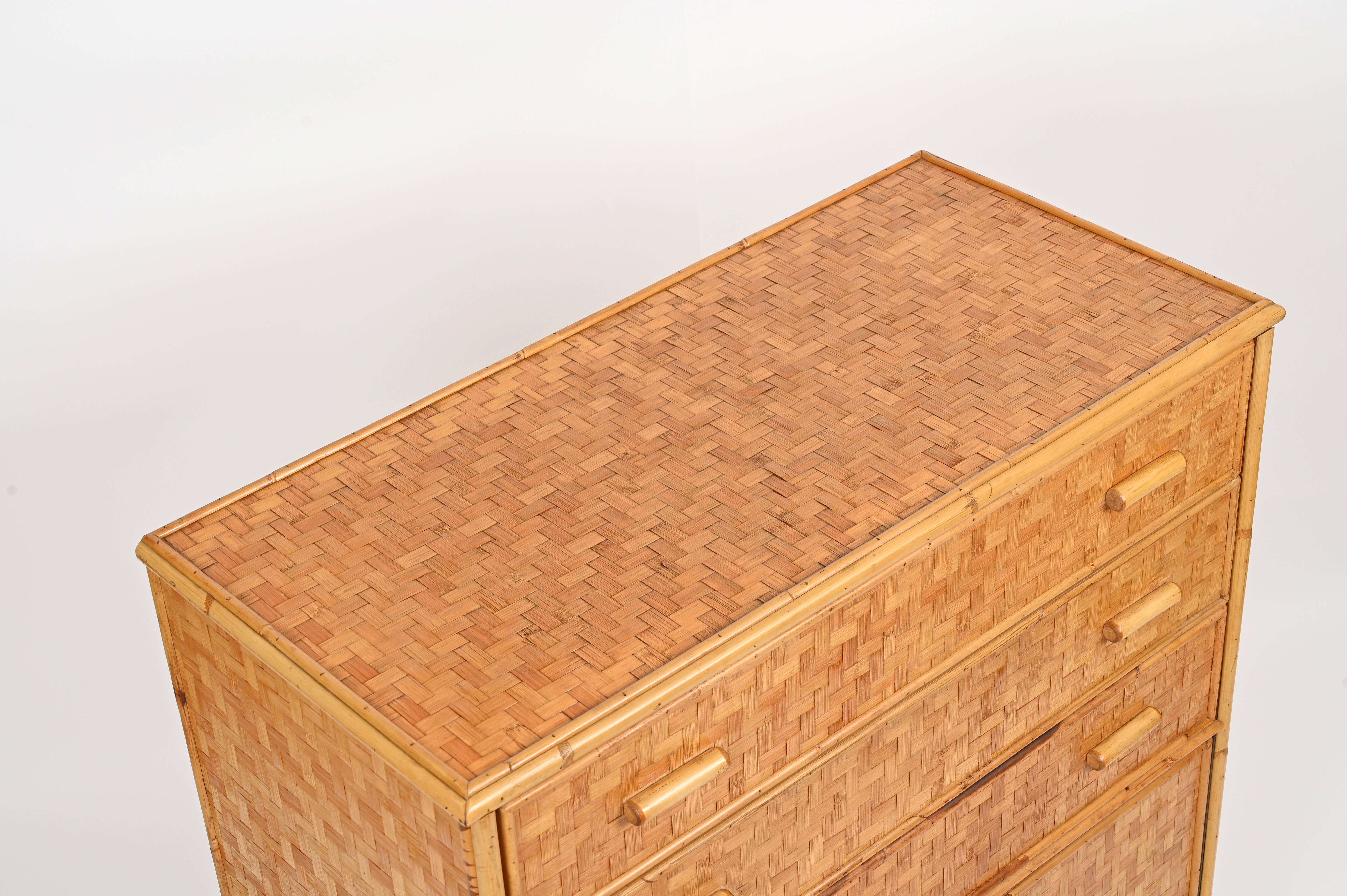 Cassettiera organica italiana di metà secolo in rattan e bambù, anni '70 in vendita 3
