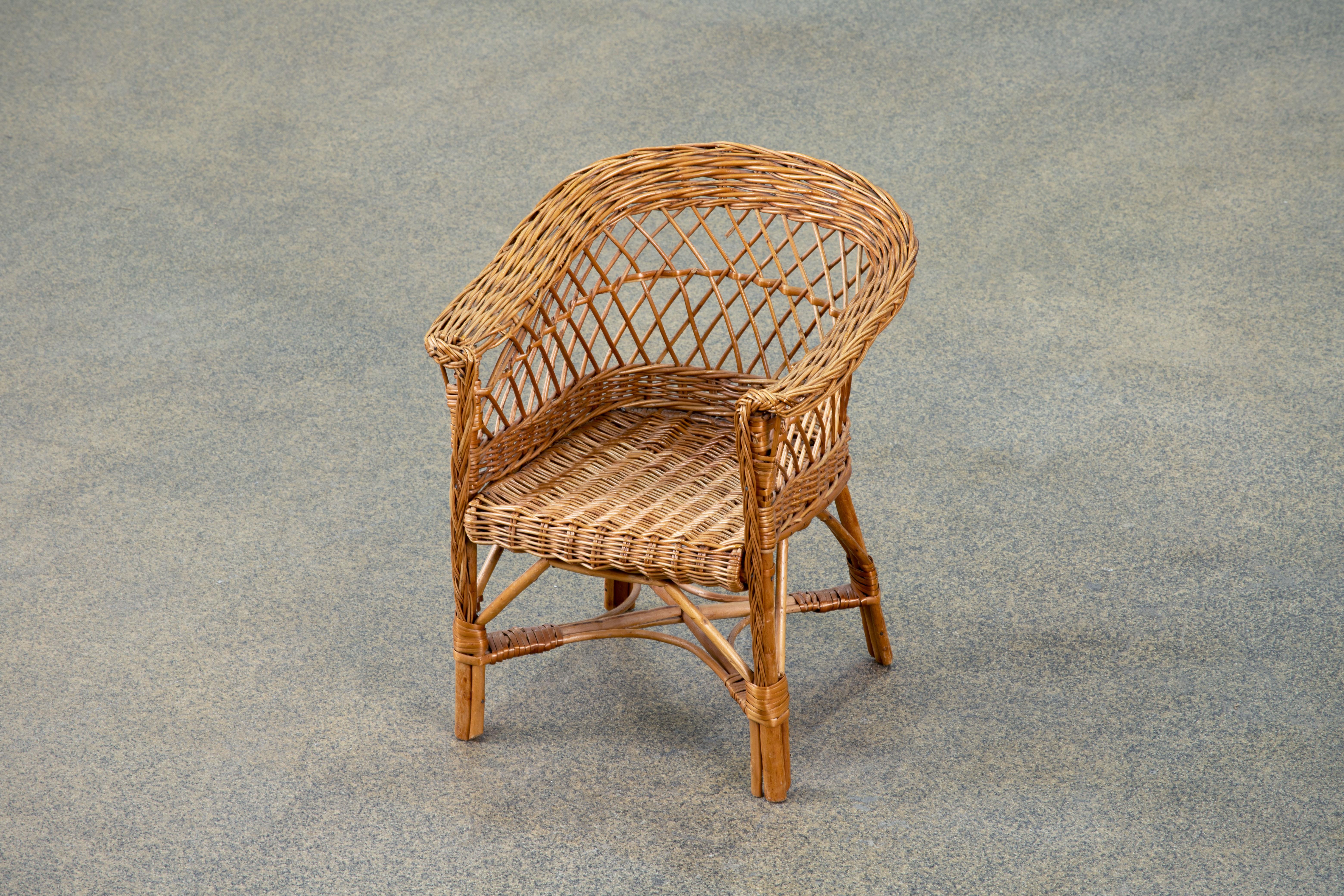Midcentury Organic Kid Rattan Chair, 1970s, France For Sale 4