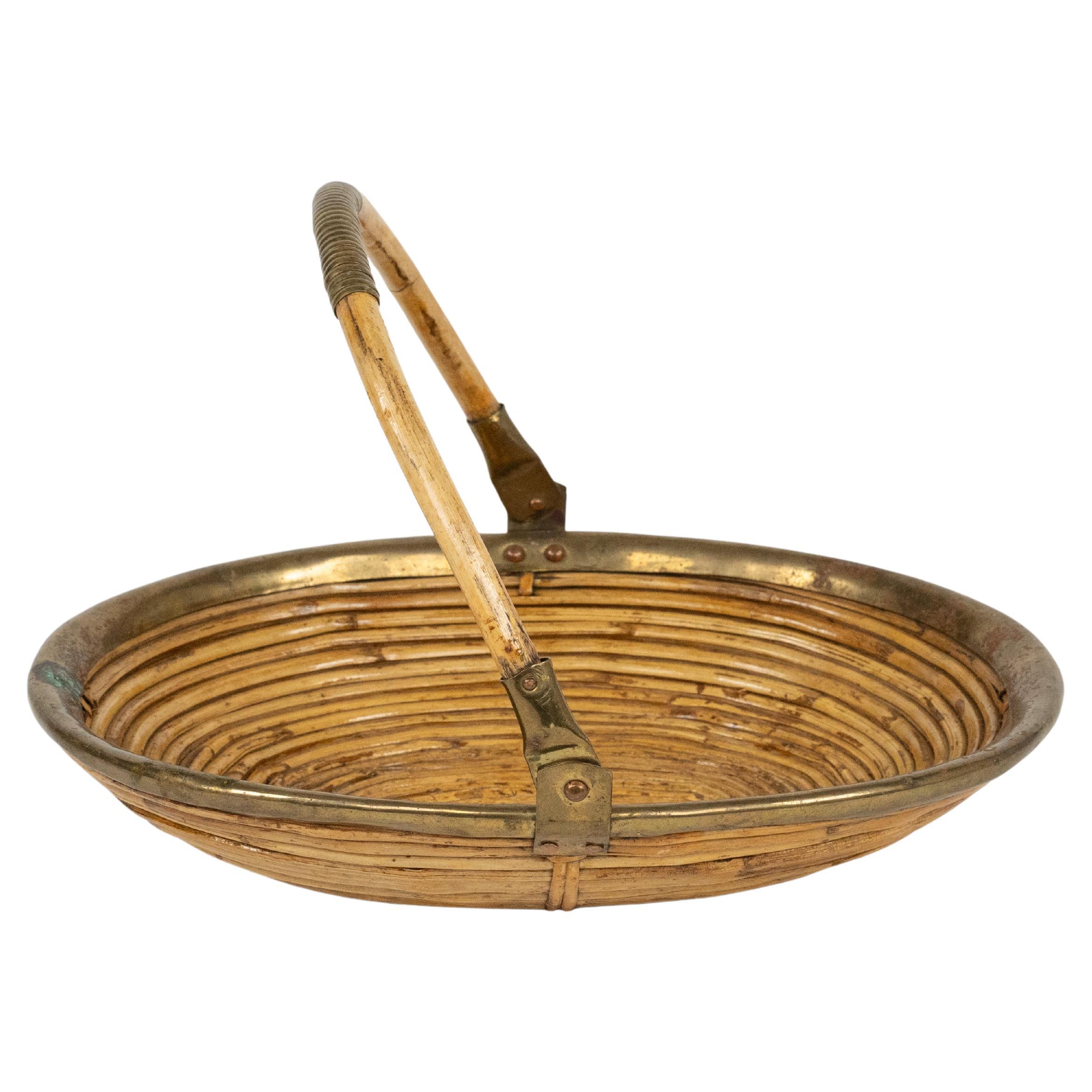Cuenco o centro de mesa ovalado de mediados de siglo en bambú, ratán y latón, Italia Años 70 en venta 6