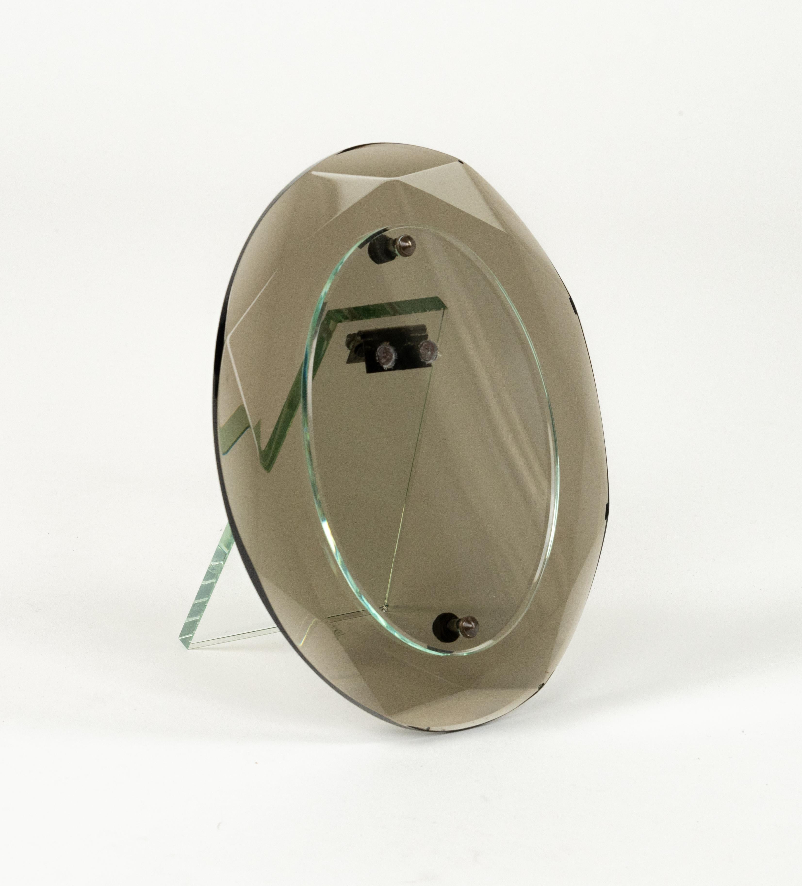 Ovaler Bilderrahmen aus Rauchglas im Cristal Arte-Stil aus der Mitte des Jahrhunderts, Italien 1960er Jahre (Metall) im Angebot