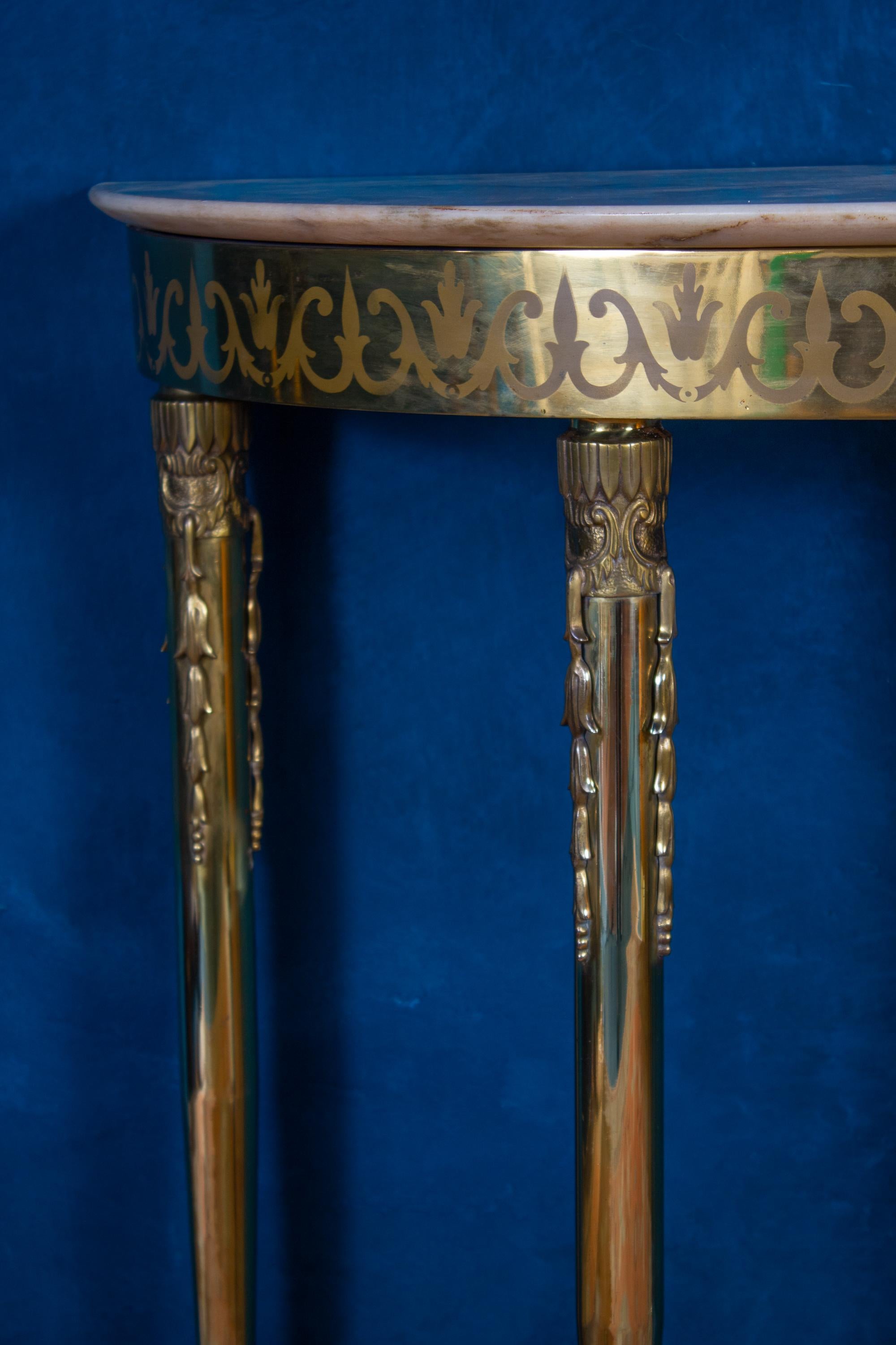 Midcentury Oval Shaped Brass Console Table Italy, 1950 In Good Condition For Sale In Rome, IT