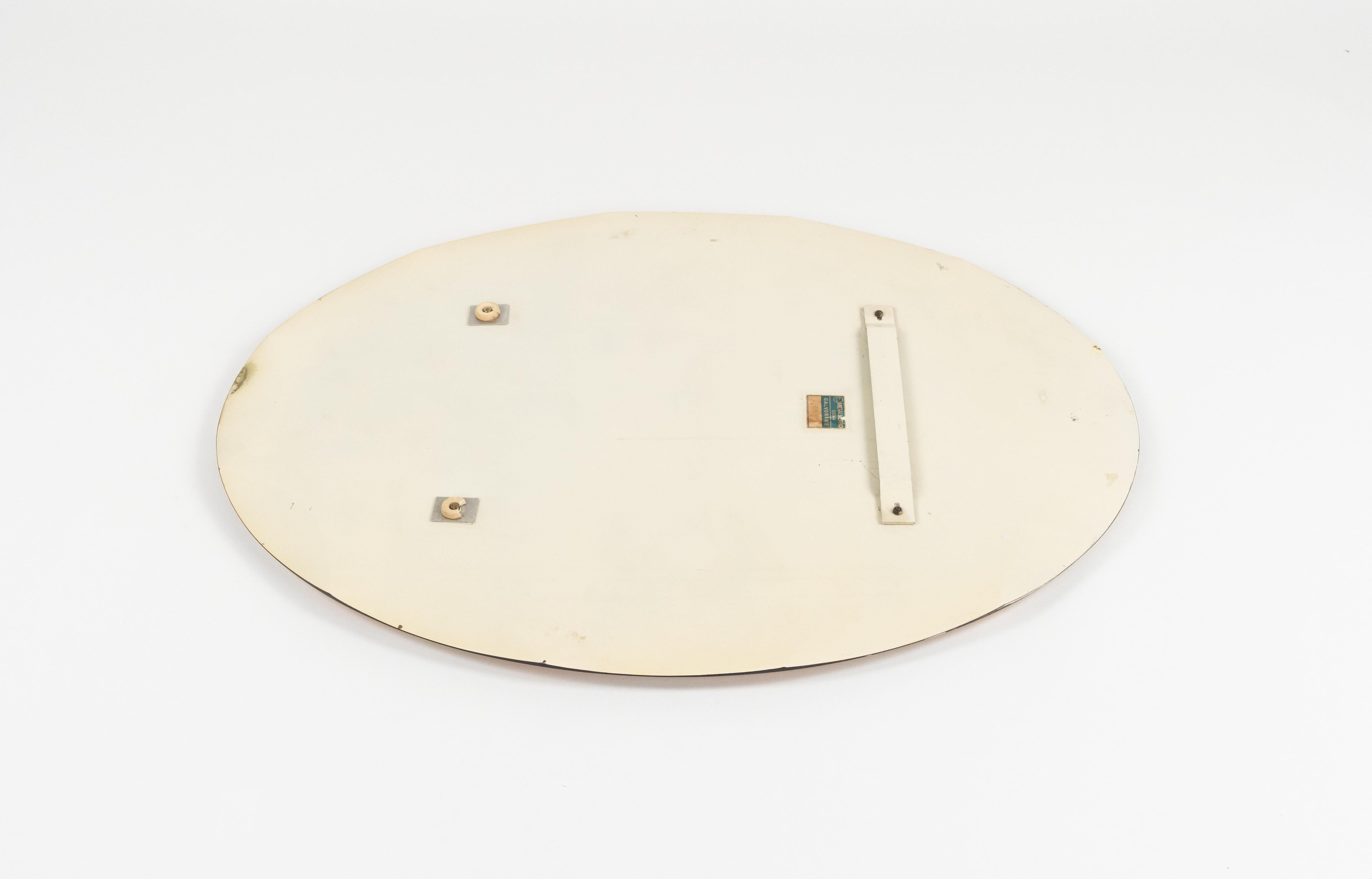 Espejo de pared ovalado de mediados de siglo Marco ámbar de Metalvetro Galvorame, Italia Años 70 en venta 10