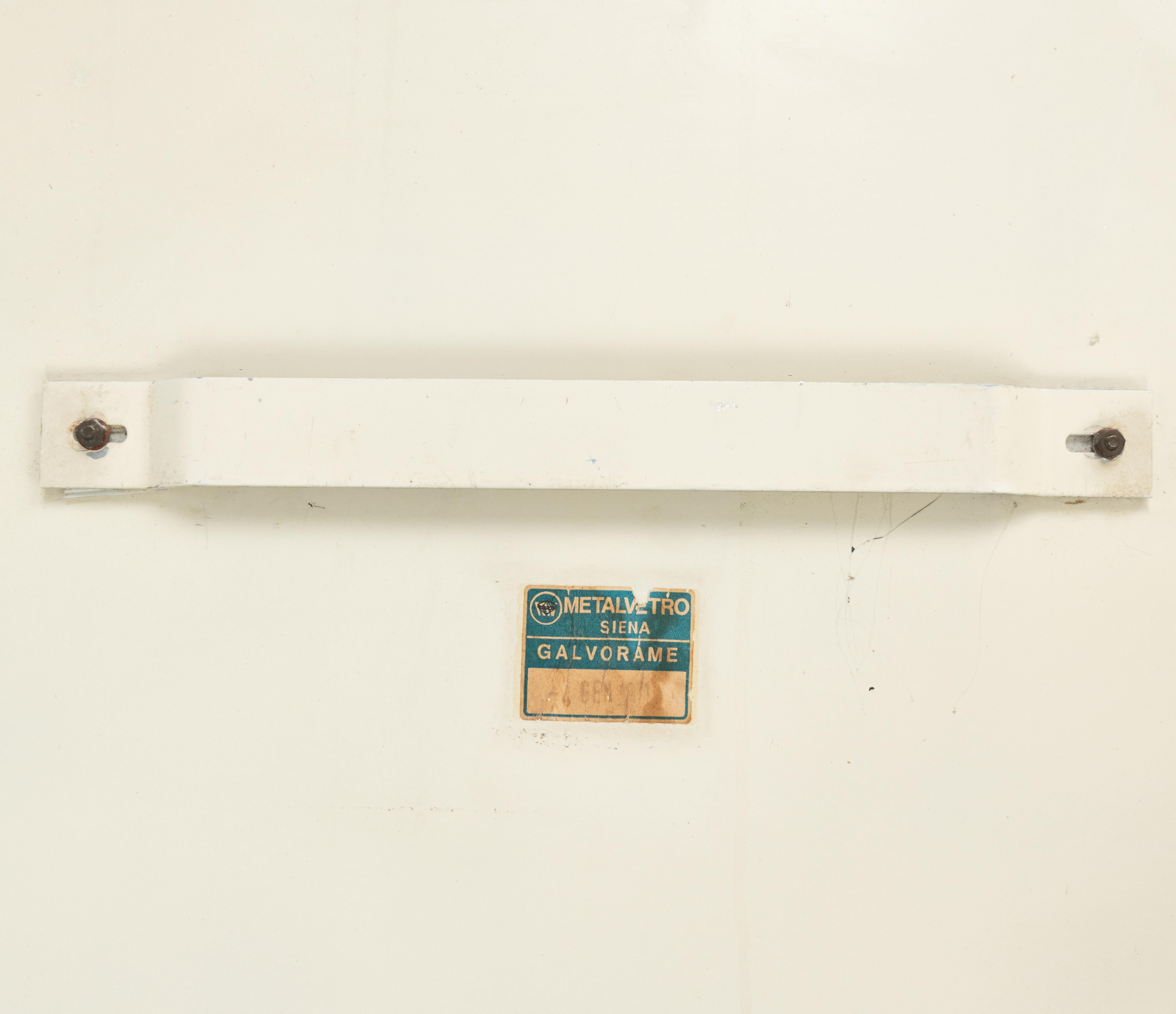 Espejo de pared ovalado de mediados de siglo Marco ámbar de Metalvetro Galvorame, Italia Años 70 en venta 11
