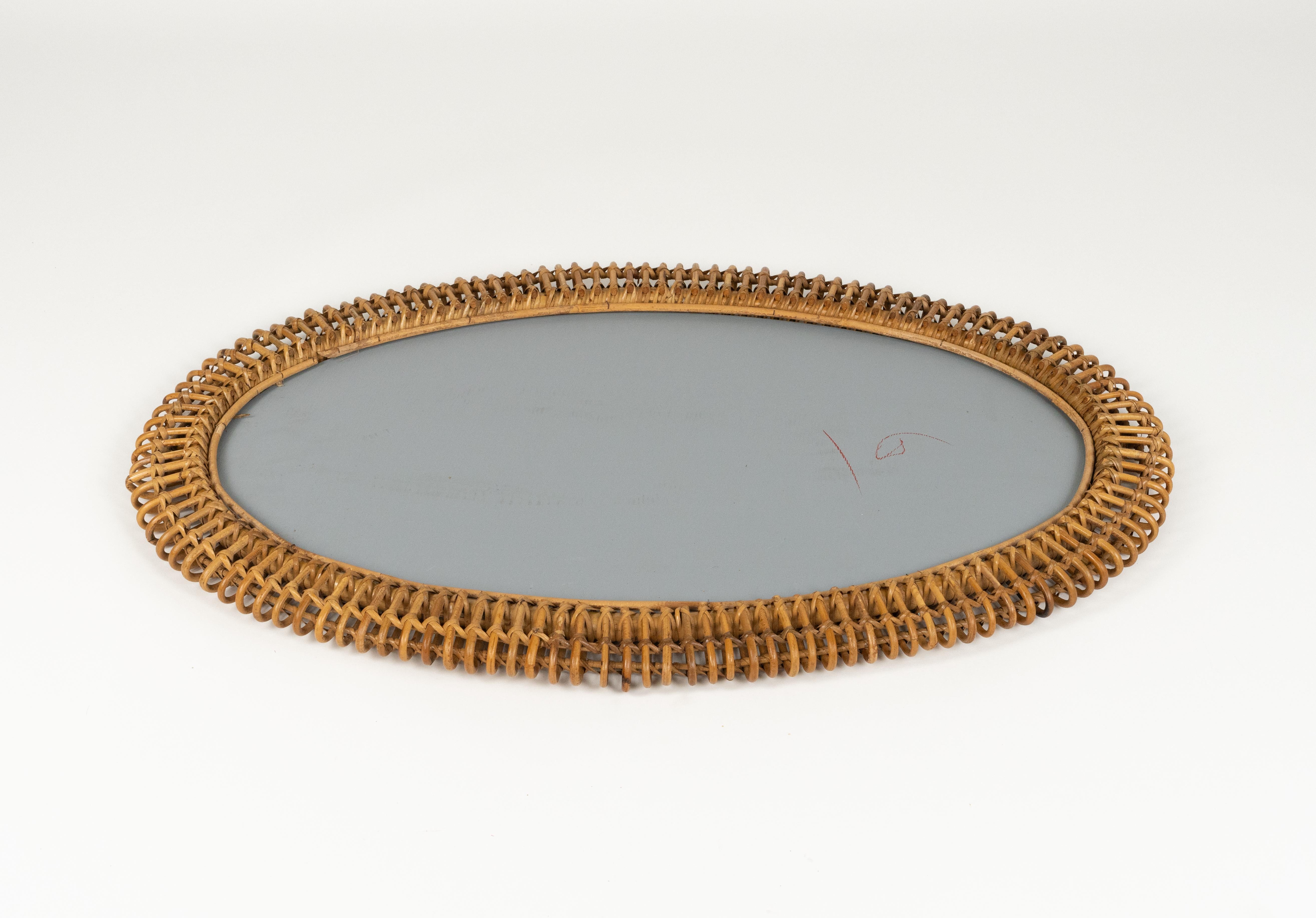 Specchio da parete ovale in rattan e bambù del Medioevo, Italia 1960 in vendita 4