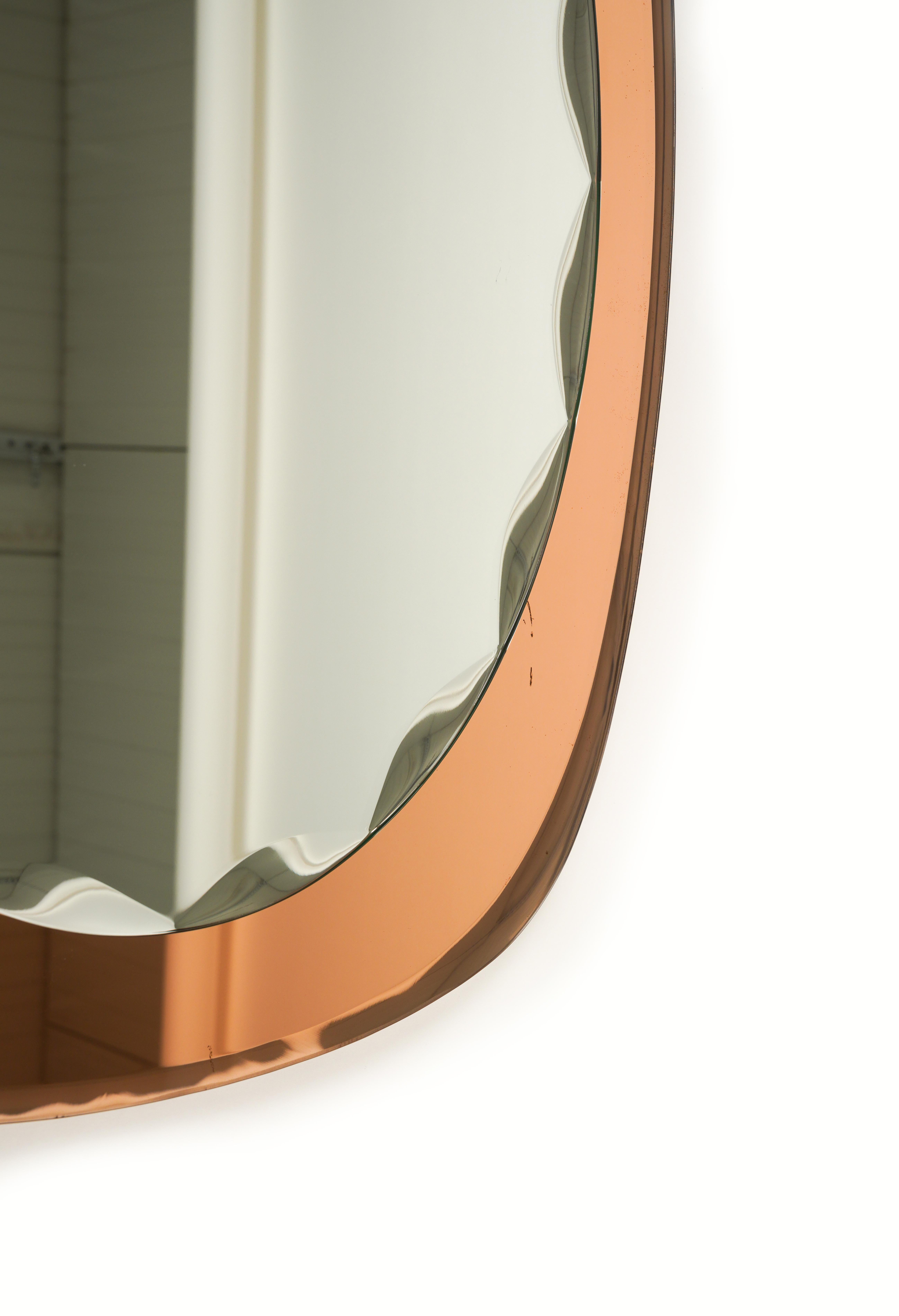 Midcentury Oval Wall Mirror rose gold Glass Frame by Cristal Arte, Italy 1960s For Sale 2