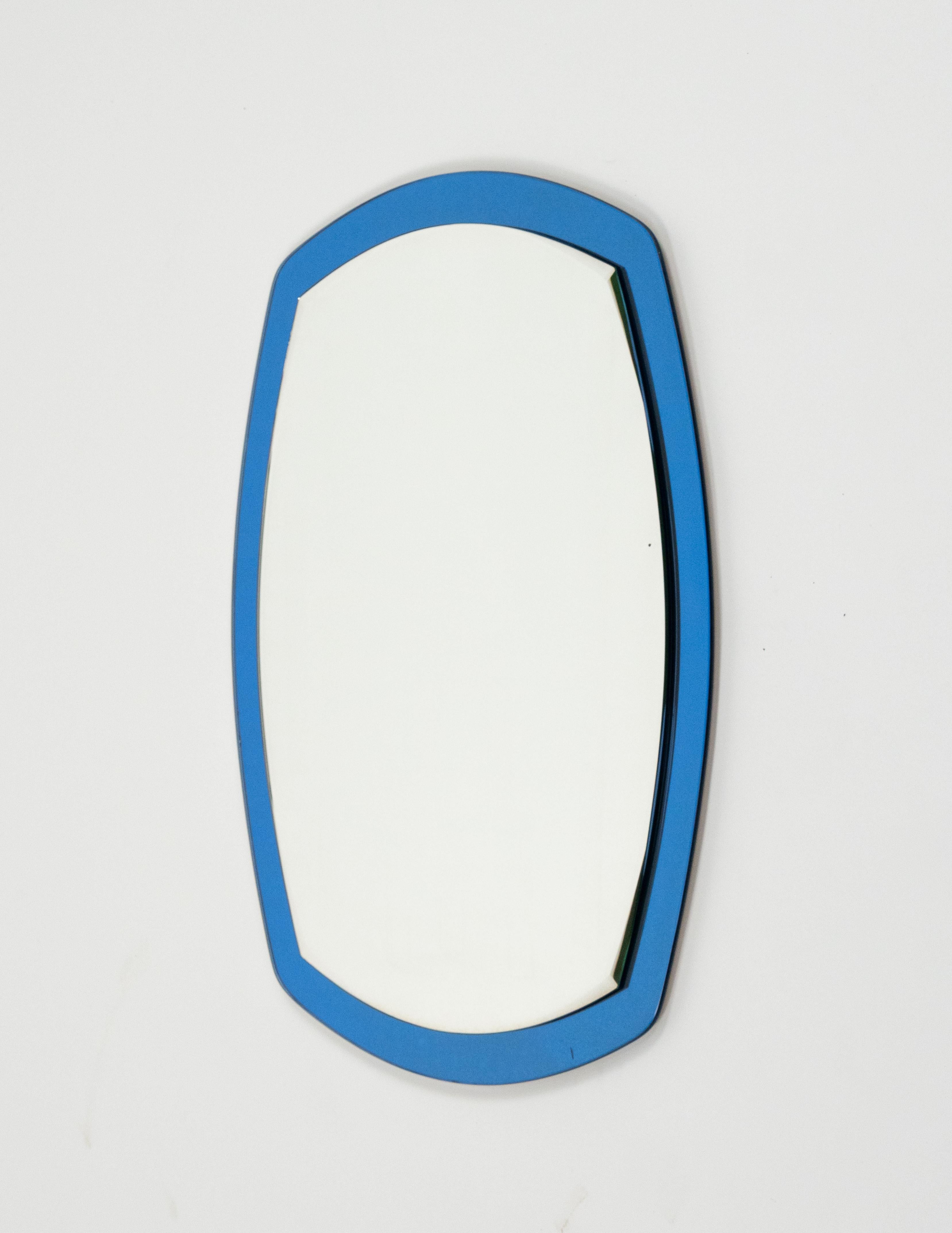 Miroir mural ovale du milieu du siècle avec cadre bleu par Lupi Cristal Luxor, Italie, années 1960 en vente 2