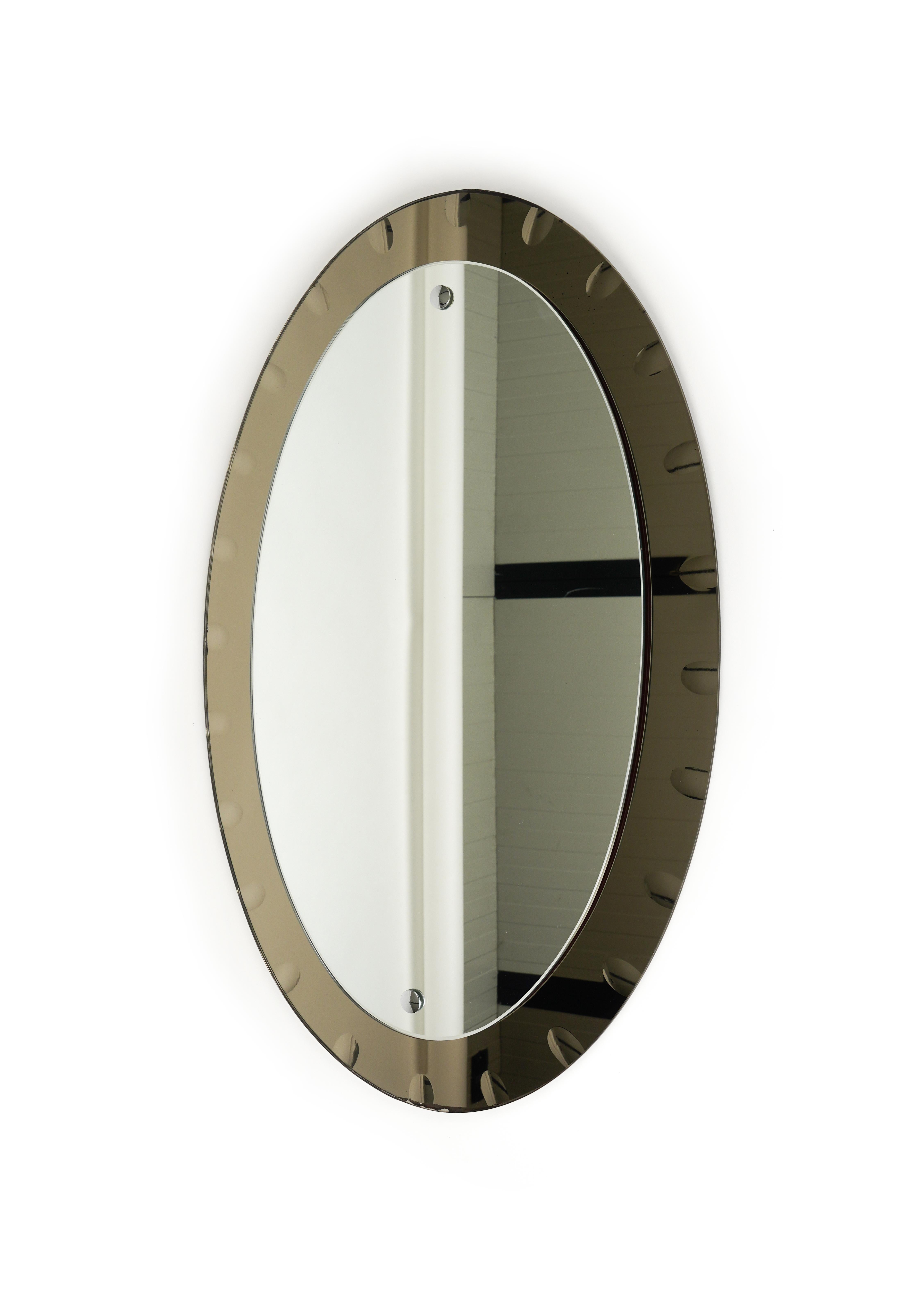 Midcentury Oval Wall Mirror with Bronzed Frame by Cristal Arte, Italy 1960s For Sale 1