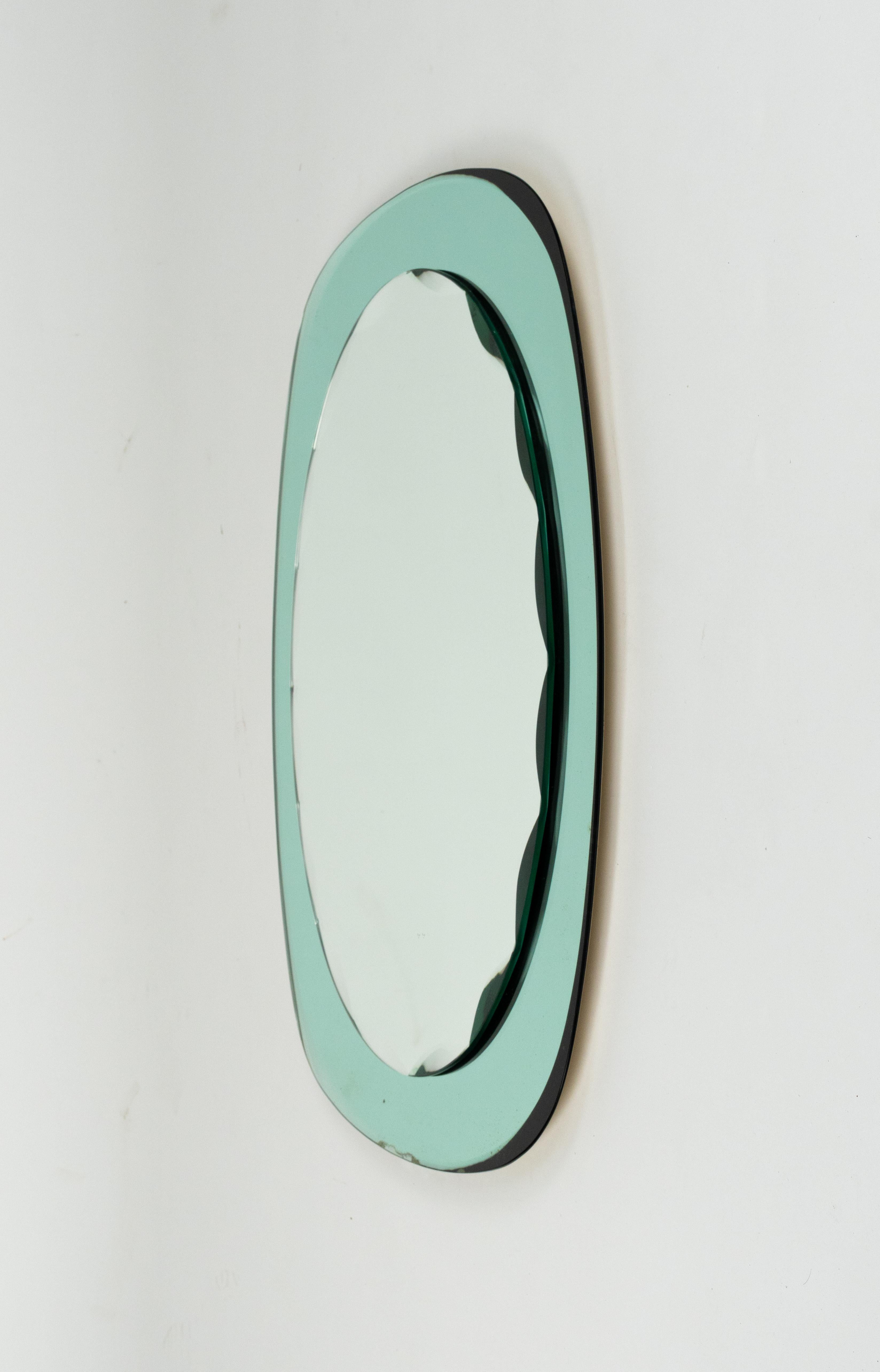 Milieu du XXe siècle Miroir mural ovale du milieu du siècle avec cadre vert, style Cristal Arte, Italie, années 1960 en vente