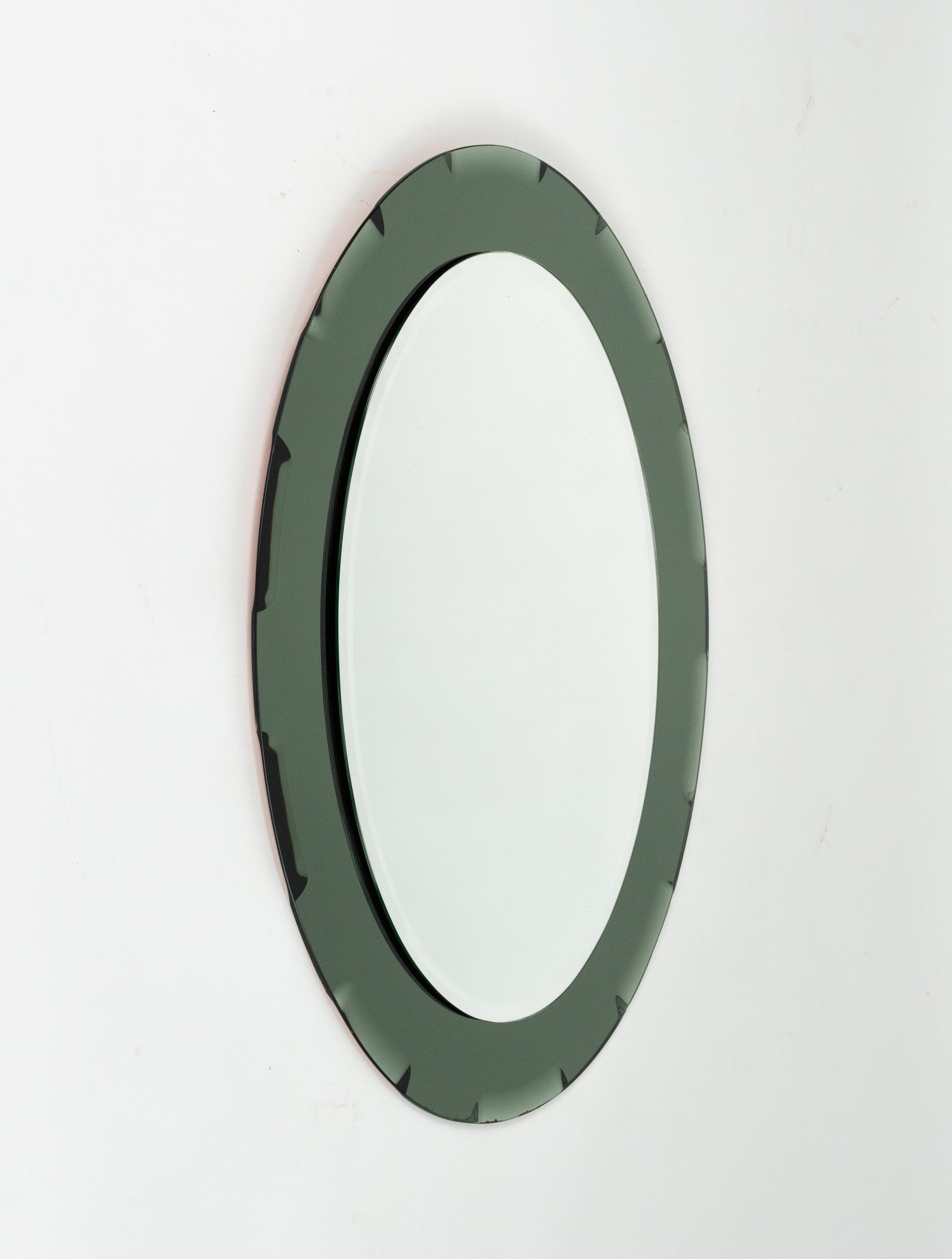 Miroir mural ovale du milieu du siècle avec cadre vert, style Cristal Arte, Italie, années 1960 en vente 1