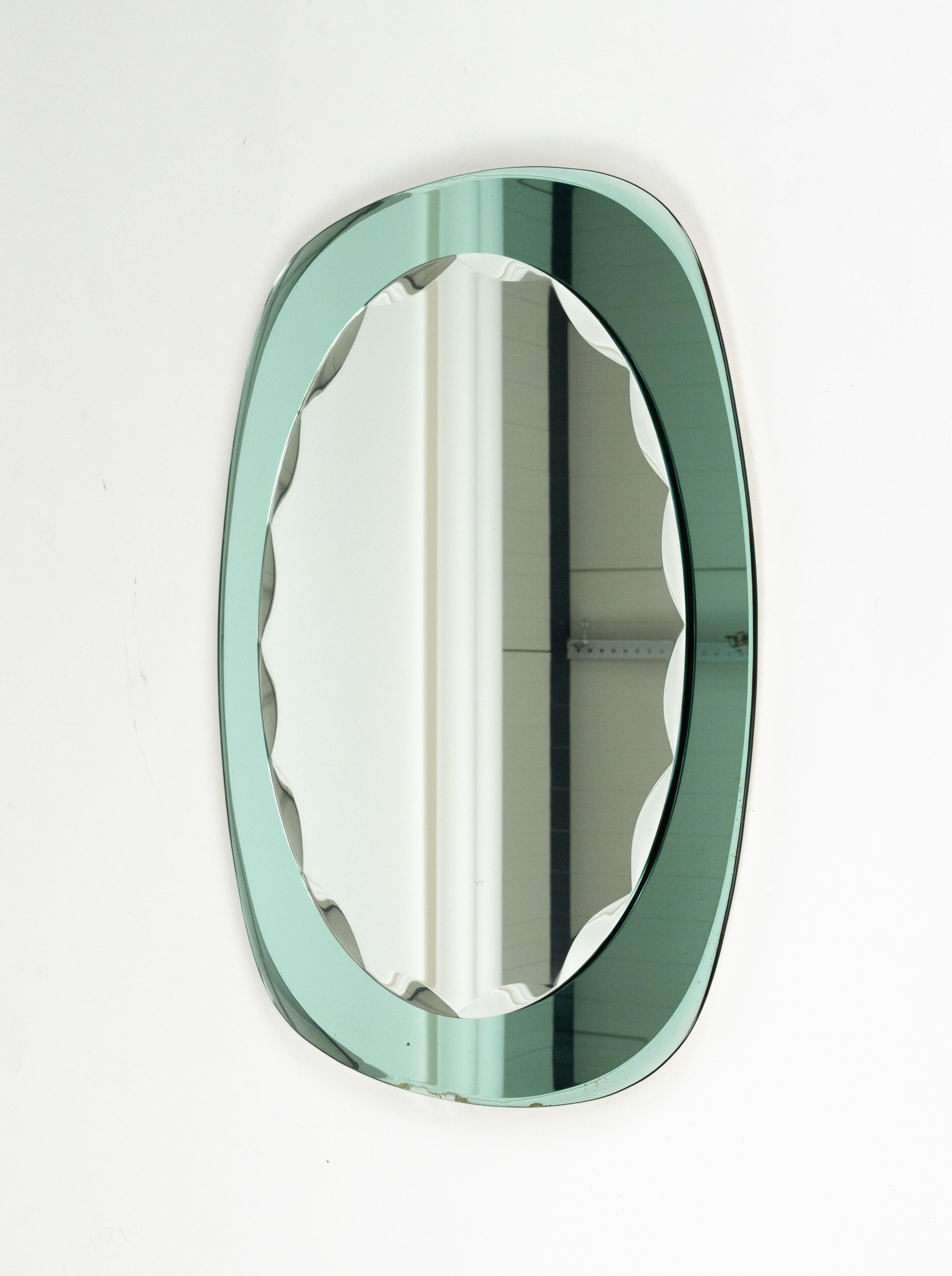 Miroir mural ovale du milieu du siècle avec cadre vert, style Cristal Arte, Italie, années 1960 en vente 2