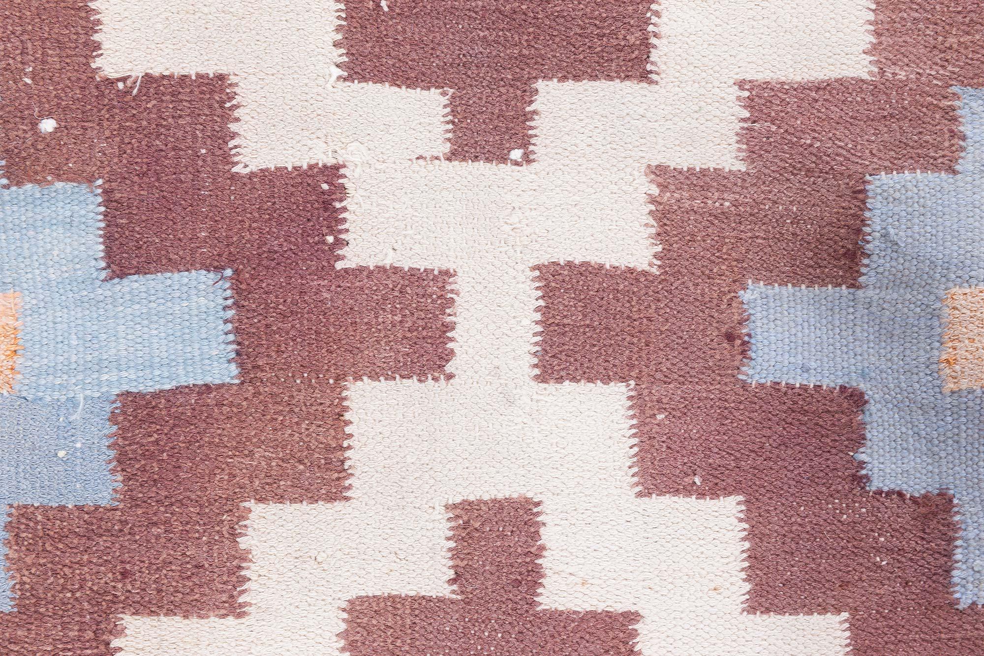 Mid-Century moderno Tappeto indiano Dhurrie fatto a mano di dimensioni maggiorate del Medioevo in vendita