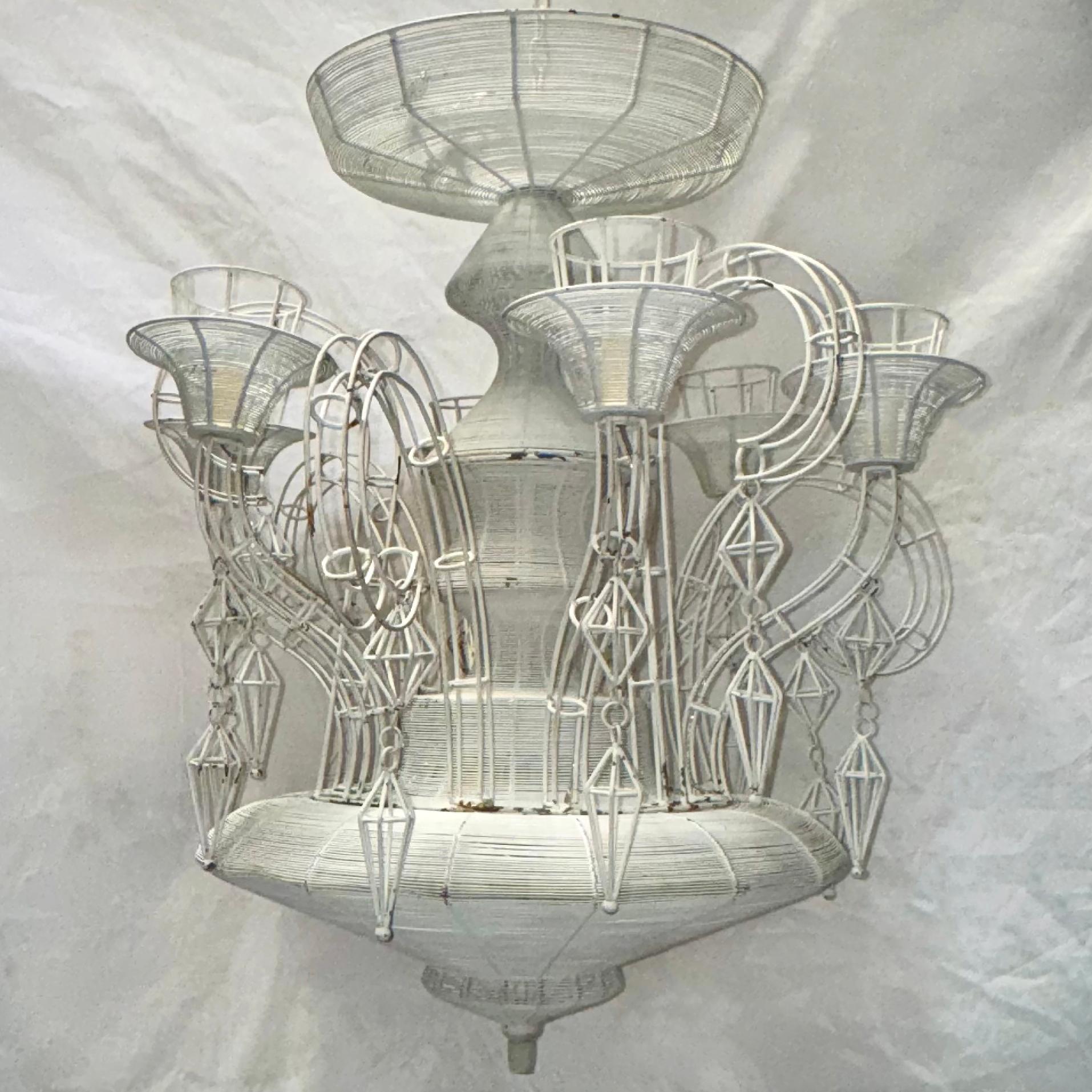 Luminaire en m�étal peint du milieu du siècle Bon état - En vente à New York, NY